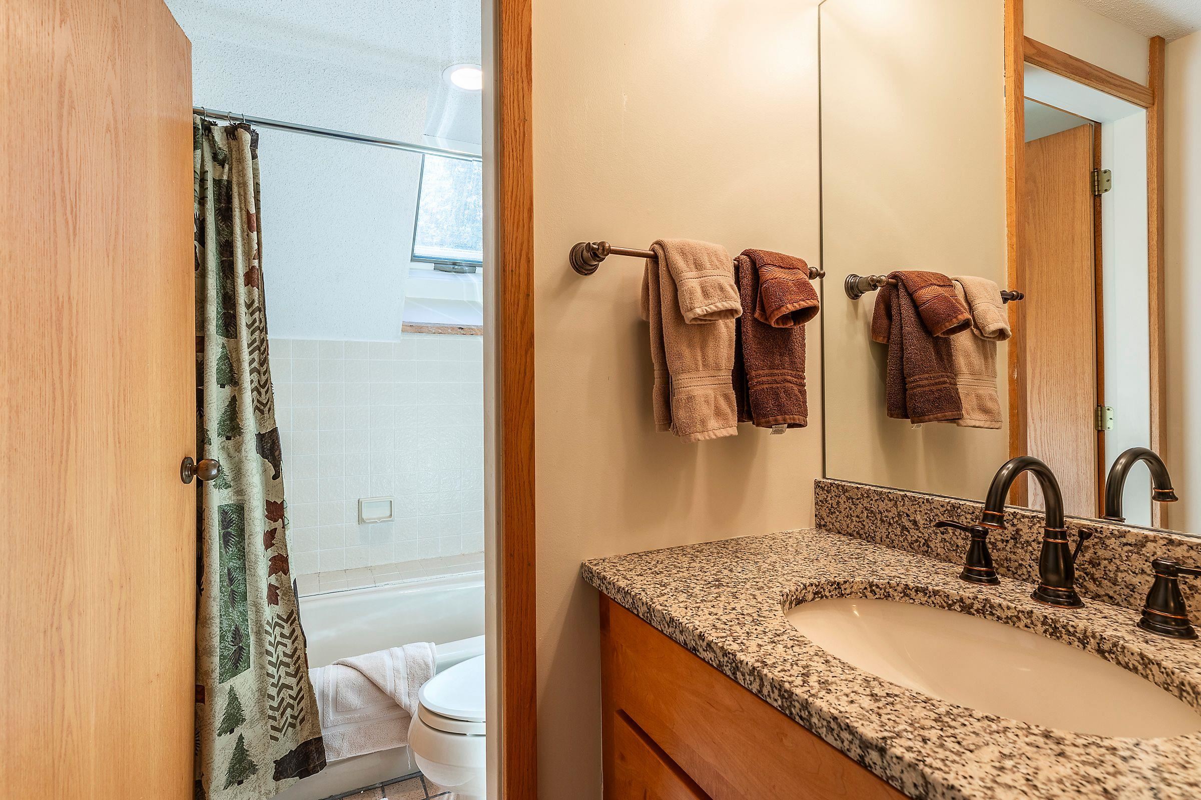 Winhall, Vermont 05340, United States, 3 Bedrooms Bedrooms, ,3 BathroomsBathrooms,Residential,Active,90425