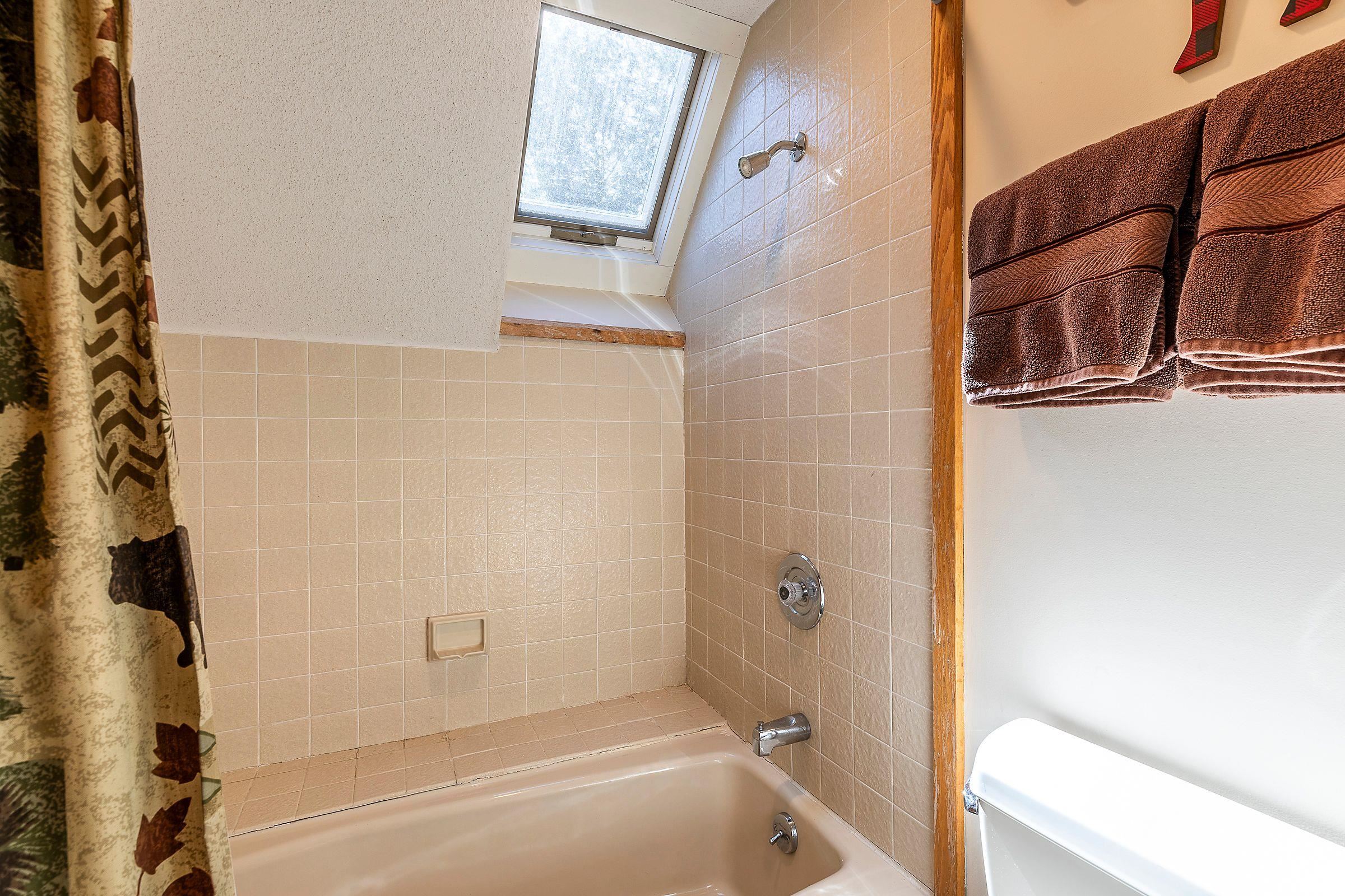 Winhall, Vermont 05340, United States, 3 Bedrooms Bedrooms, ,3 BathroomsBathrooms,Residential,Active,90425