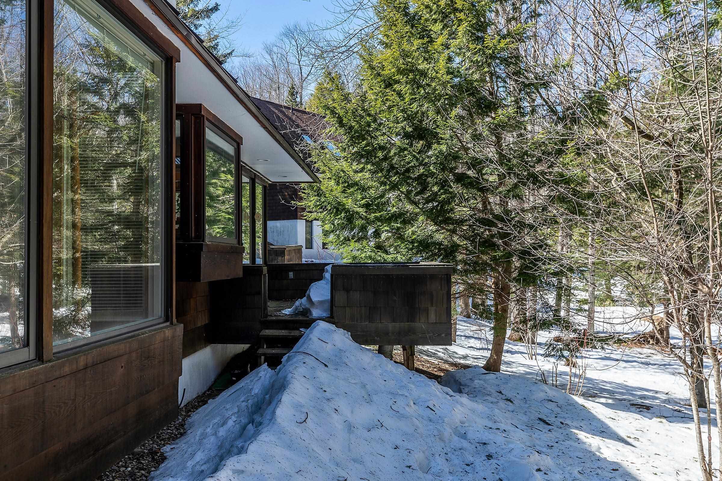 Winhall, Vermont 05340, United States, 3 Bedrooms Bedrooms, ,3 BathroomsBathrooms,Residential,Active,90425