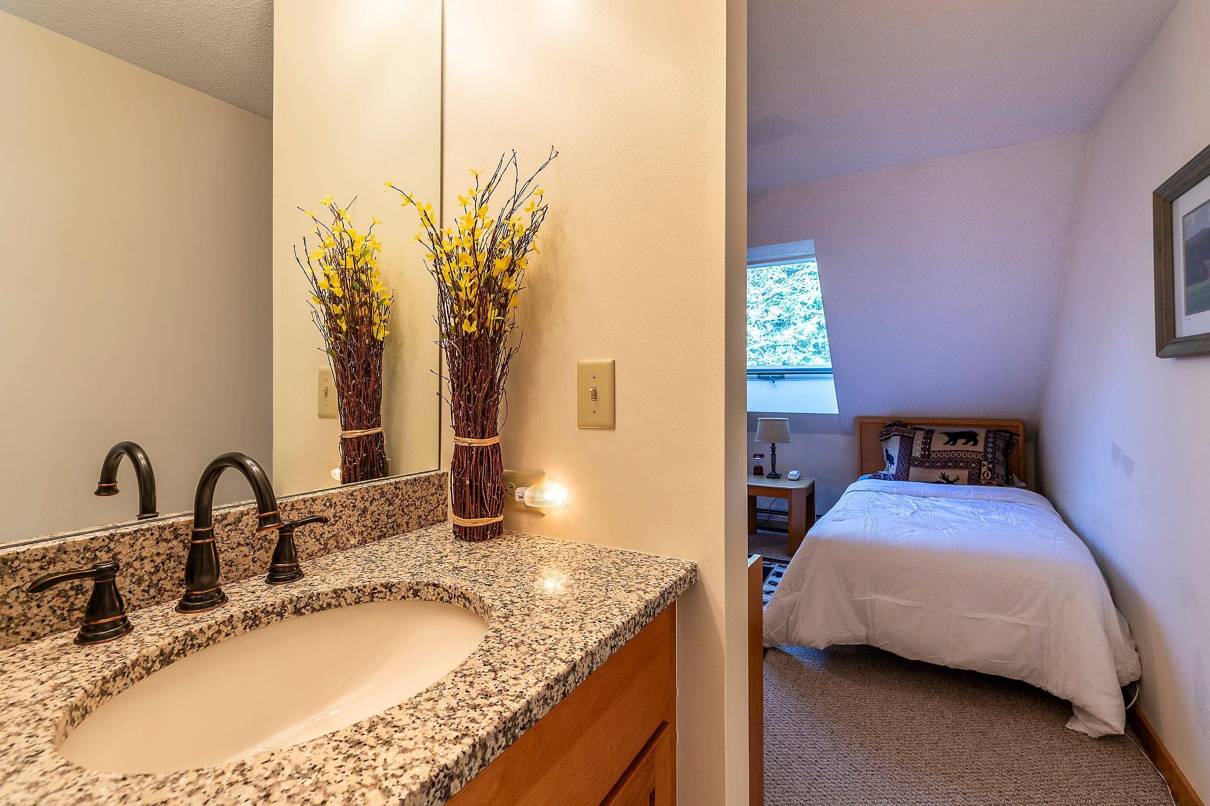 Winhall, Vermont 05340, United States, 3 Bedrooms Bedrooms, ,3 BathroomsBathrooms,Residential,Active,90425