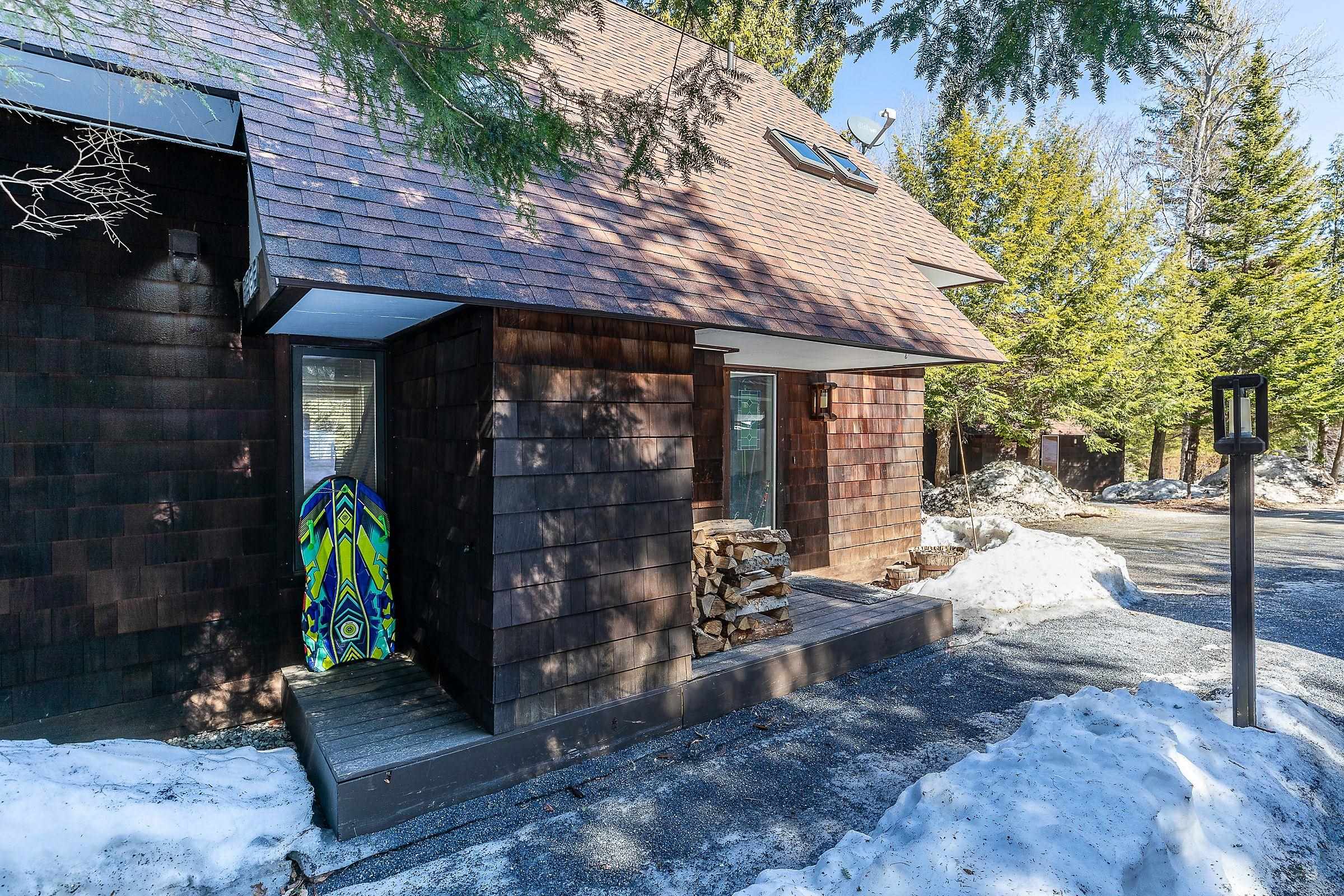 Winhall, Vermont 05340, United States, 3 Bedrooms Bedrooms, ,3 BathroomsBathrooms,Residential,Active,90425