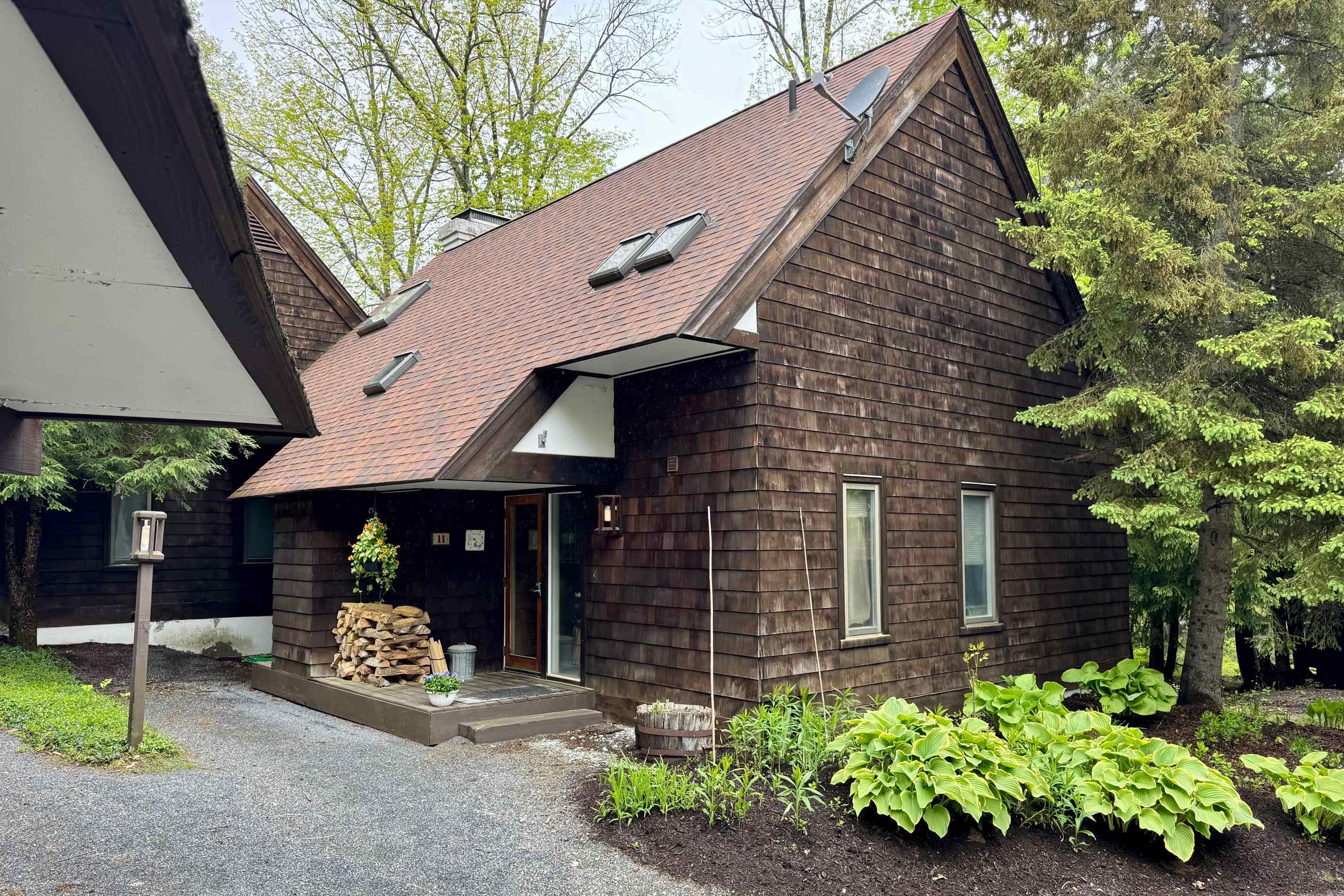 Winhall, Vermont 05340, United States, 3 Bedrooms Bedrooms, ,3 BathroomsBathrooms,Residential,Active,90425