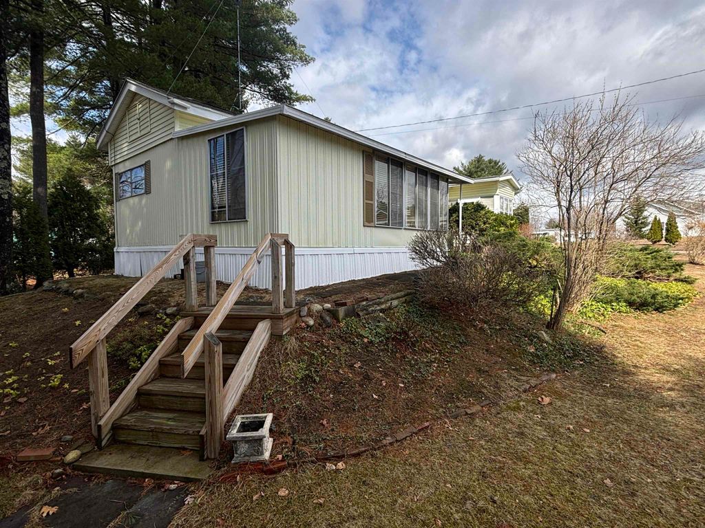 Photo of 15 Sunrise Trail, Nashua, NH 03062 (MLS # 5081624)