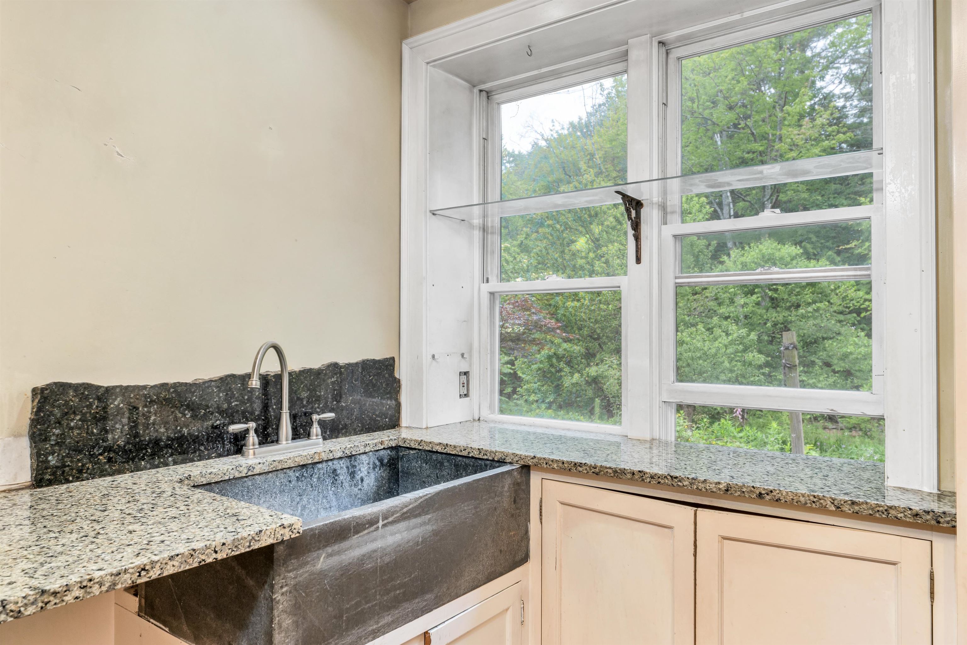 Barnstead, New Hampshire 03218, United States, 3 Bedrooms Bedrooms, ,2 BathroomsBathrooms,Residential,Active,155239