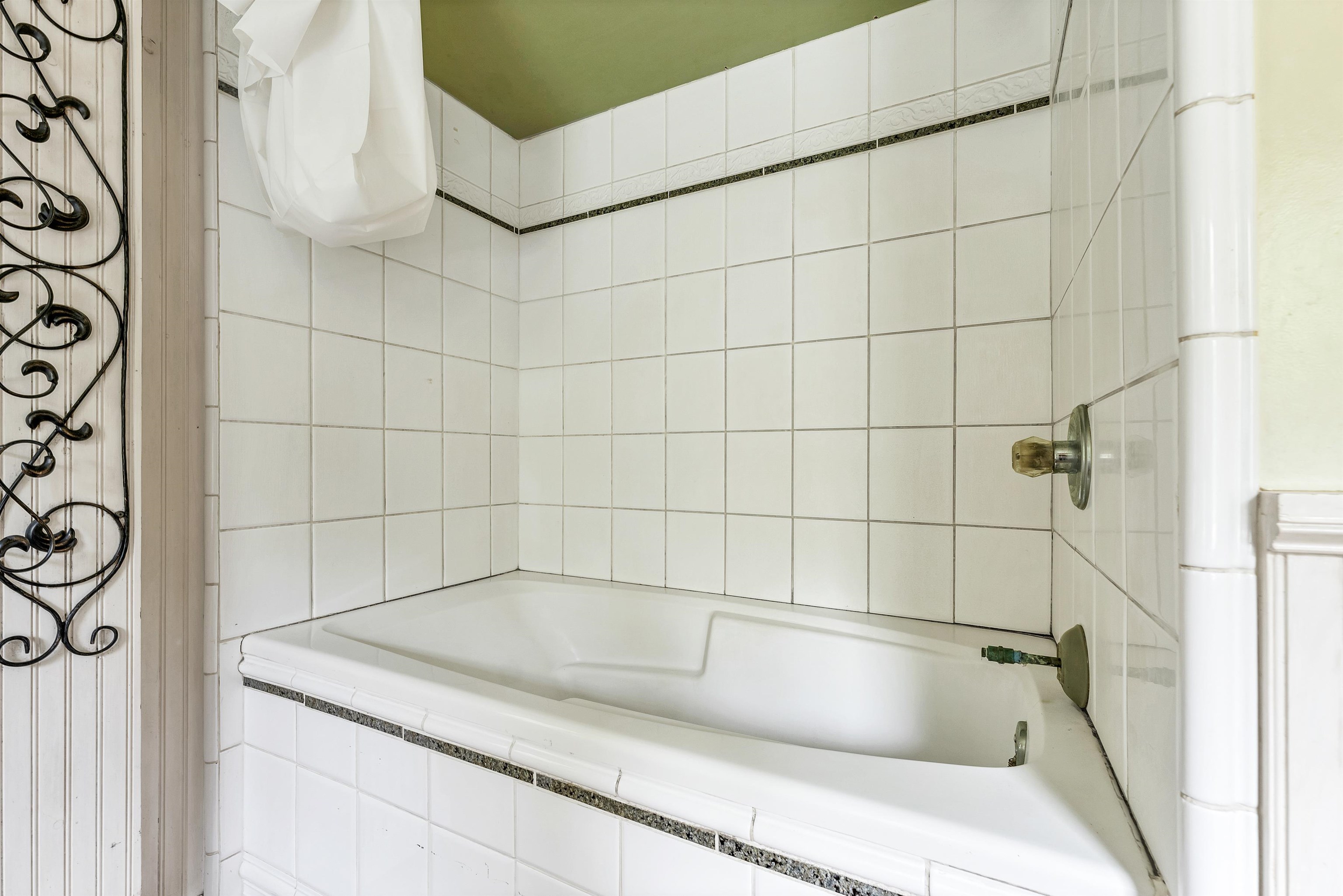 Barnstead, New Hampshire 03218, United States, 3 Bedrooms Bedrooms, ,2 BathroomsBathrooms,Residential,Active,155239