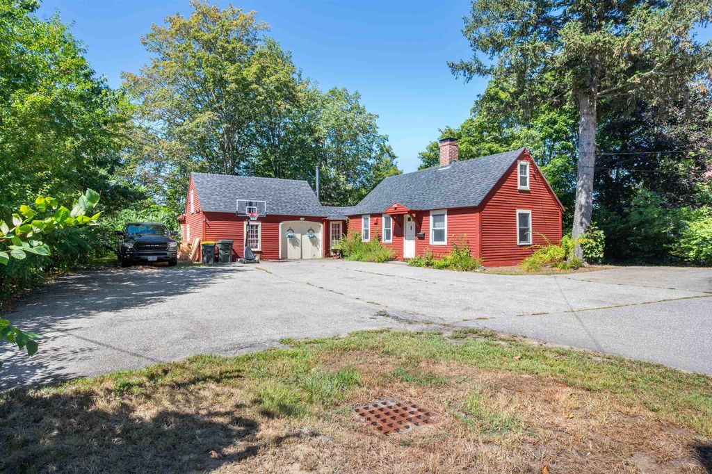 Photo of 468 Union Avenue, Laconia, NH 03246 (MLS # 5070673)