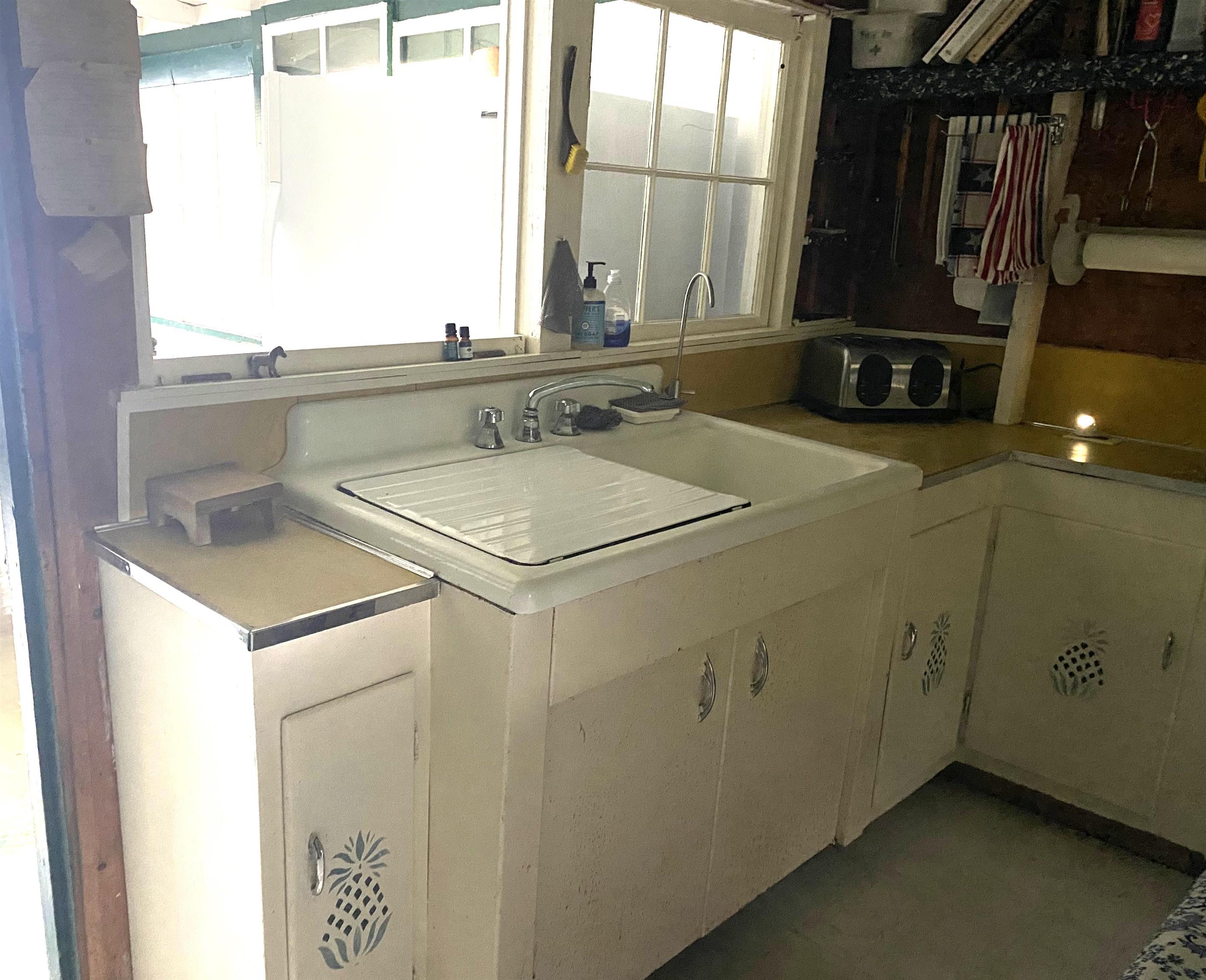 Leicester, Vermont 05733, United States, 4 Bedrooms Bedrooms, ,2 BathroomsBathrooms,Residential,Active,216433