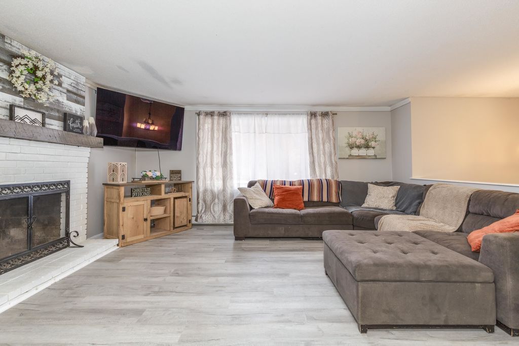 Photo of 46 Stark Lane, Litchfield, NH 03052 (MLS # 5080089)