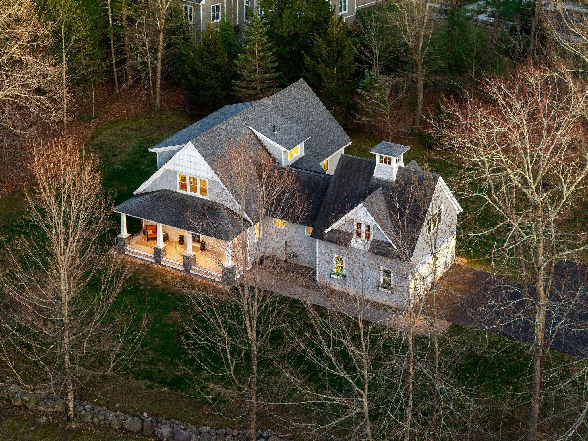32 Niblick Lane