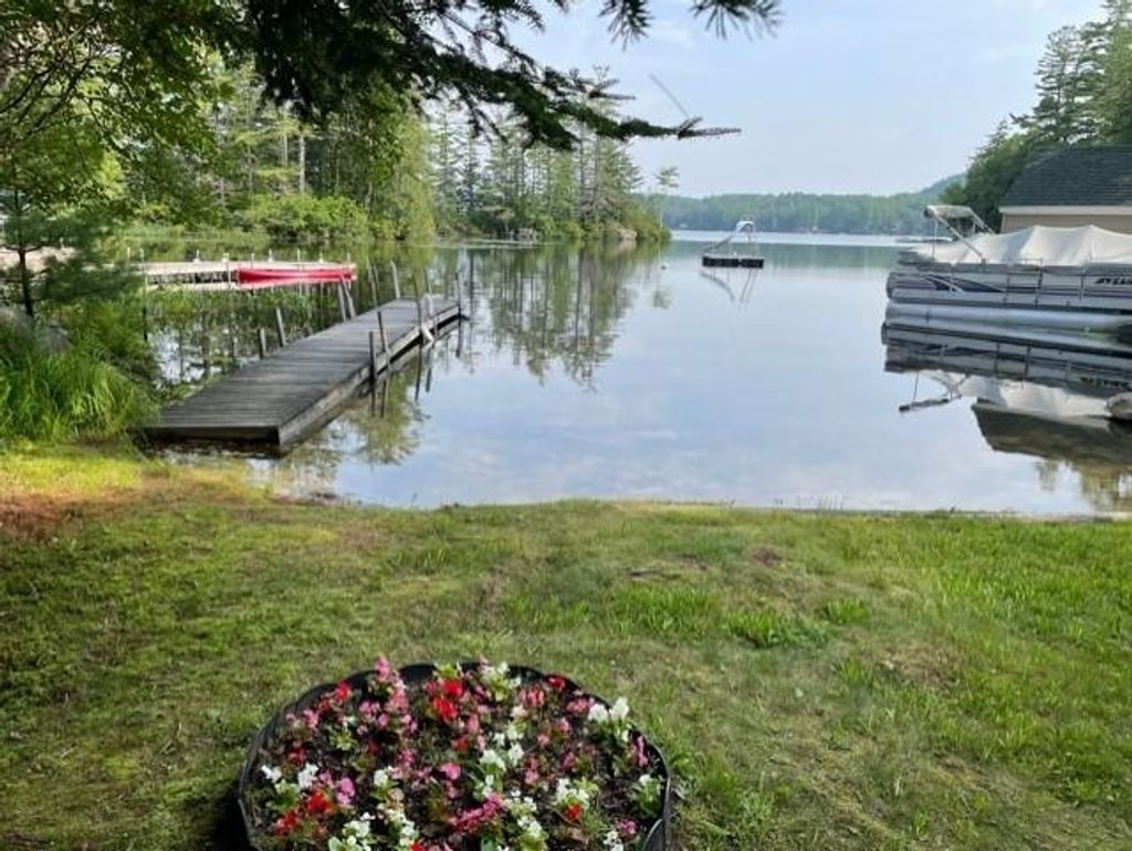 Photo of 43 Piney Point Road, Sunapee, NH 03782 (MLS # 5030344)