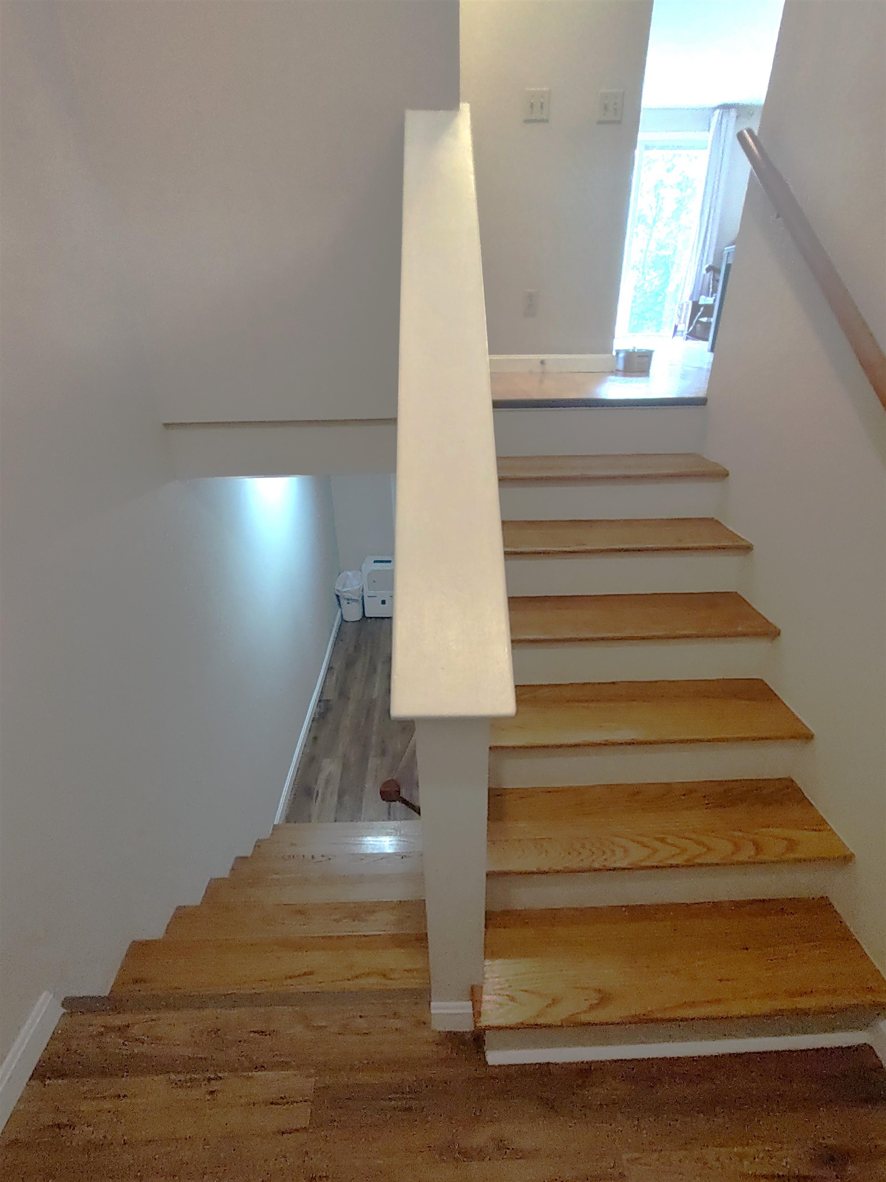 901 Mammoth Road 11