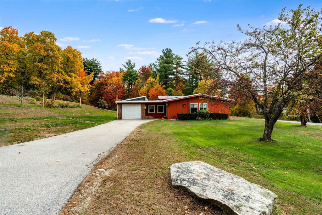 Photo of 1 Johns Drive, Hooksett, NH 03106 (MLS # 5072060)