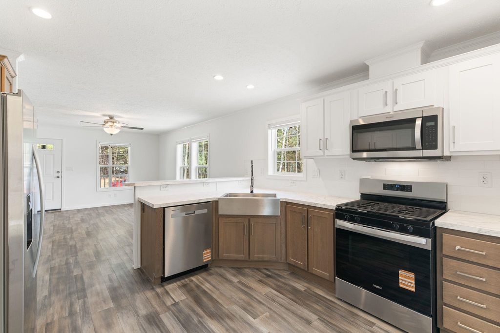 Photo of 40 Pine Street, Hinsdale, NH 03451 (MLS # 5087362)