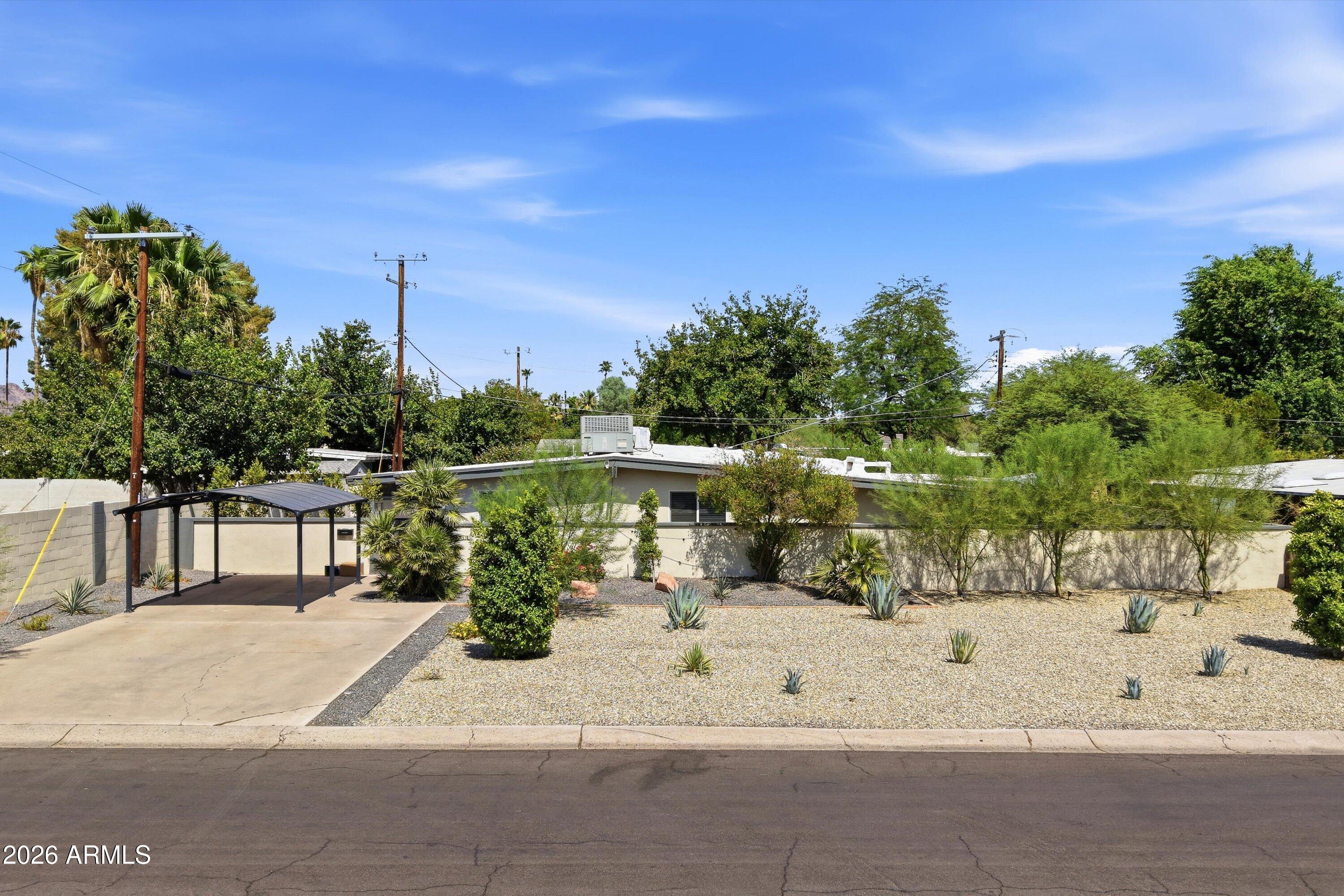 5833 N 10TH Street