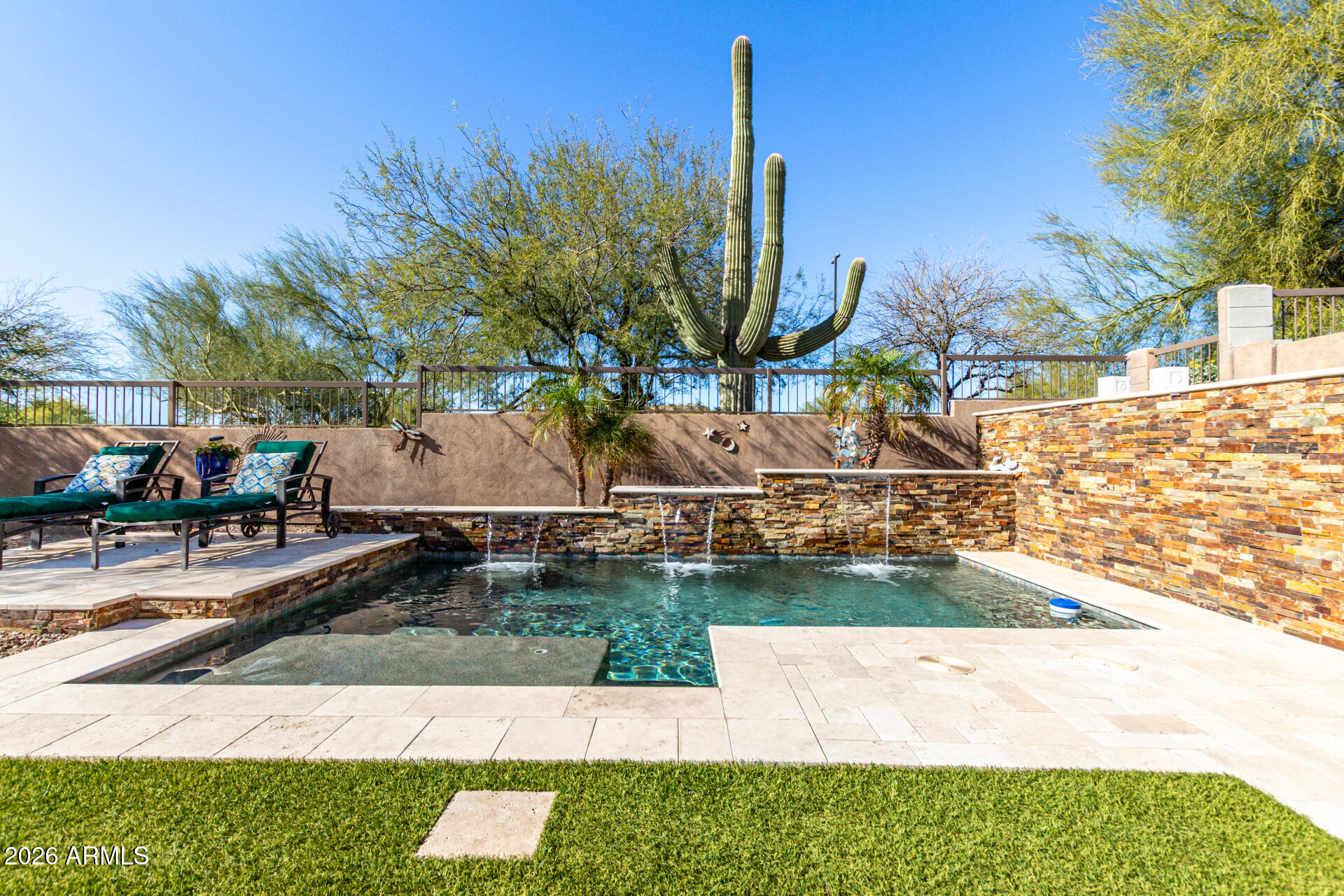 7238 E TYNDALL Street