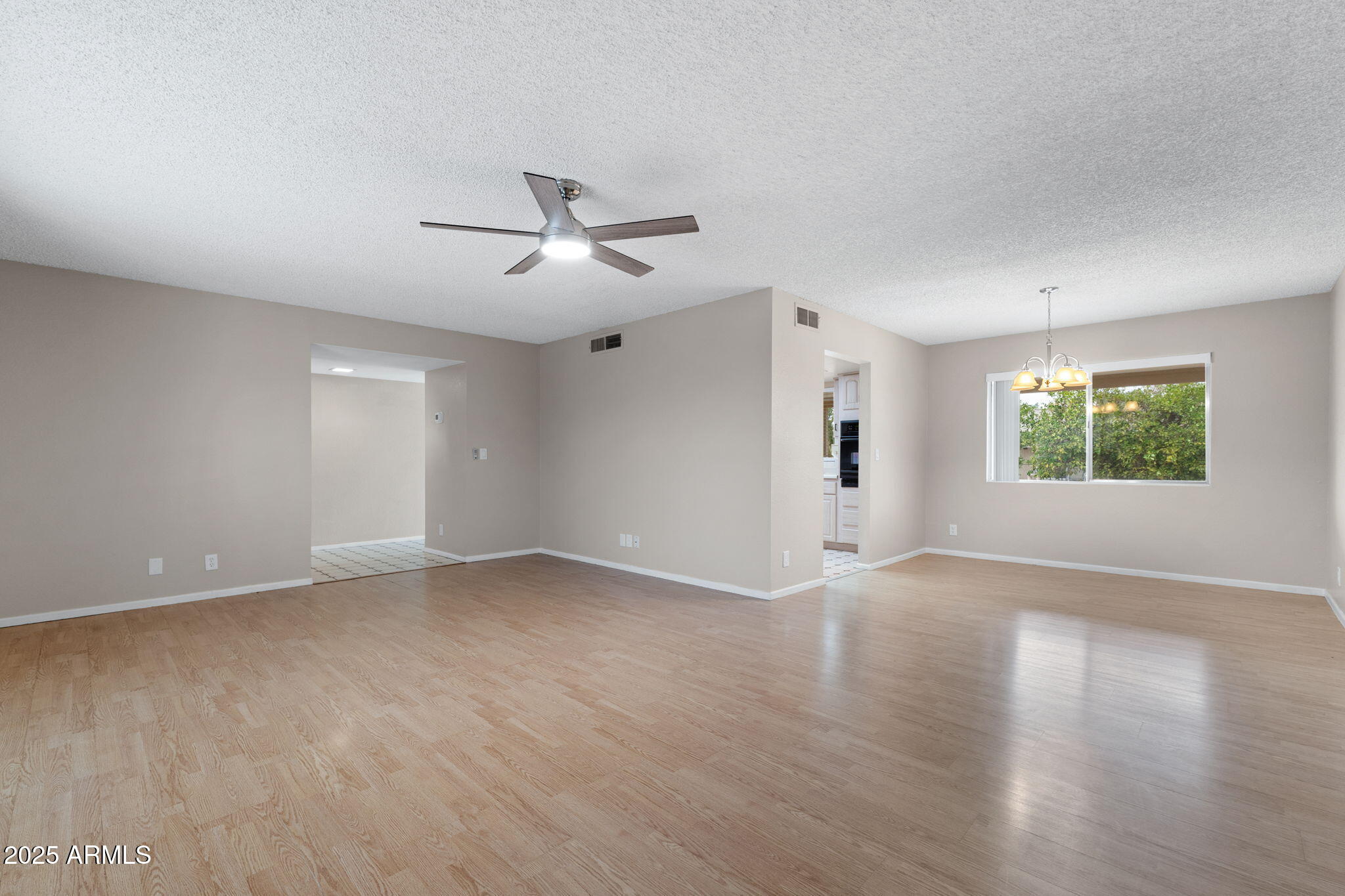 1014 LEISURE WORLD --