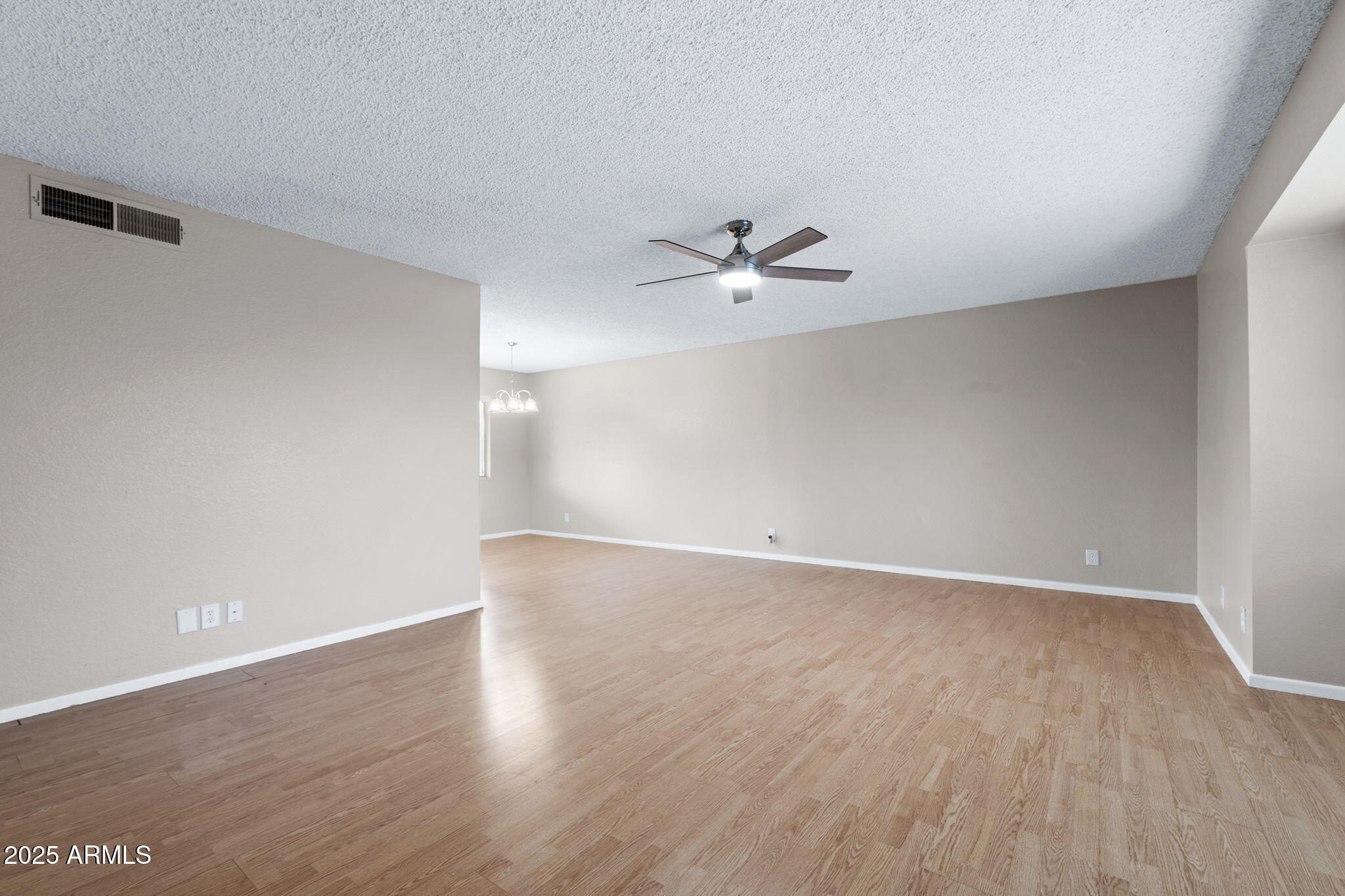 1014 LEISURE WORLD --