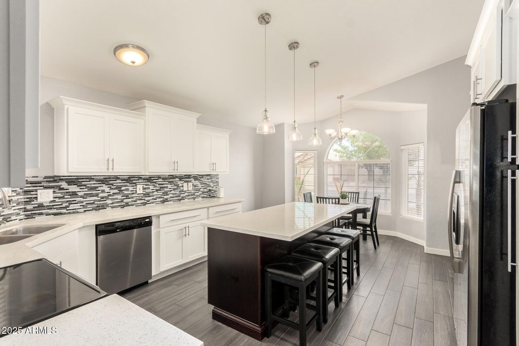 Photo of 24 S Willow Creek Street, Chandler, AZ 85225 (MLS # 6980755)