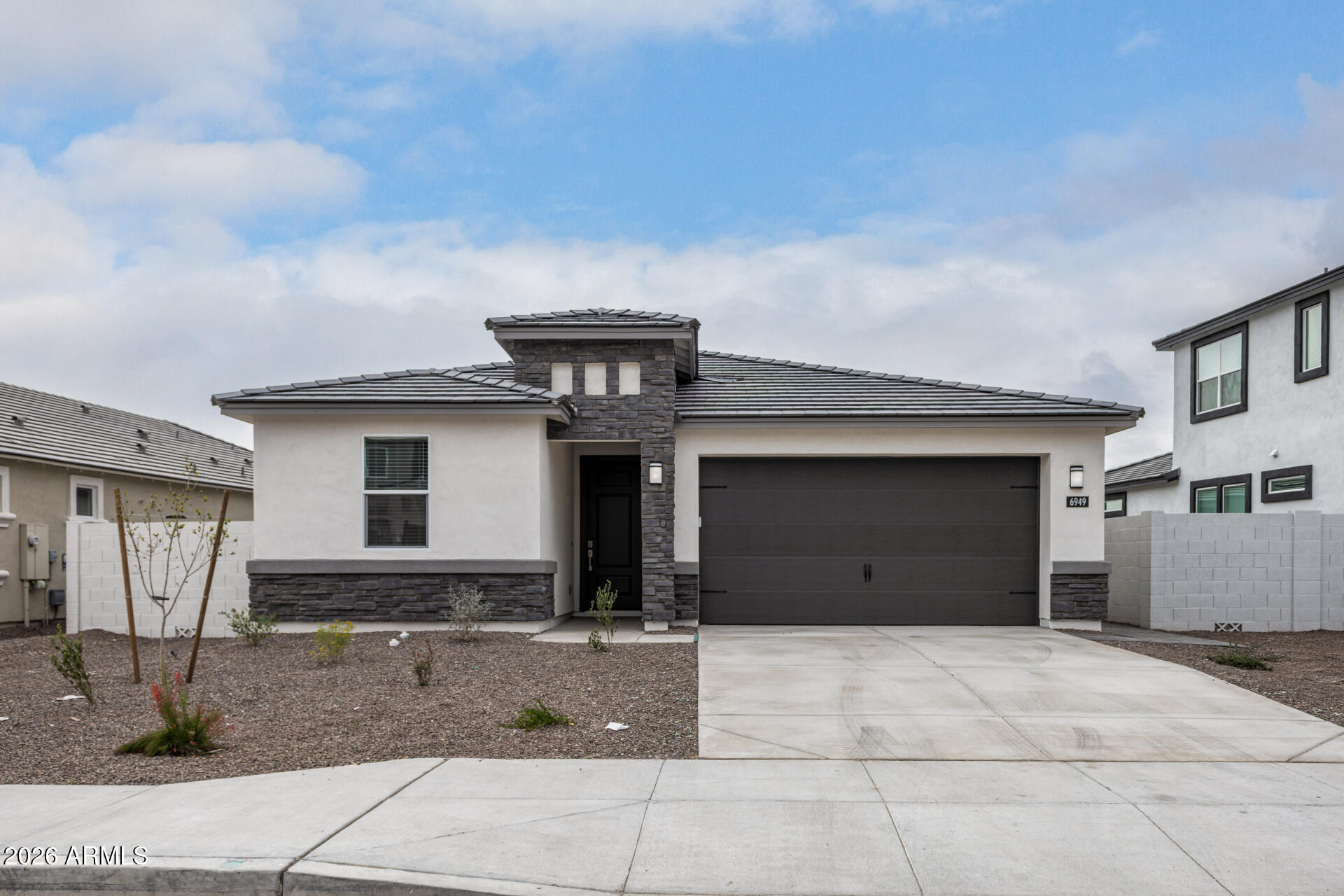 6949 W BUCKHORN Trail