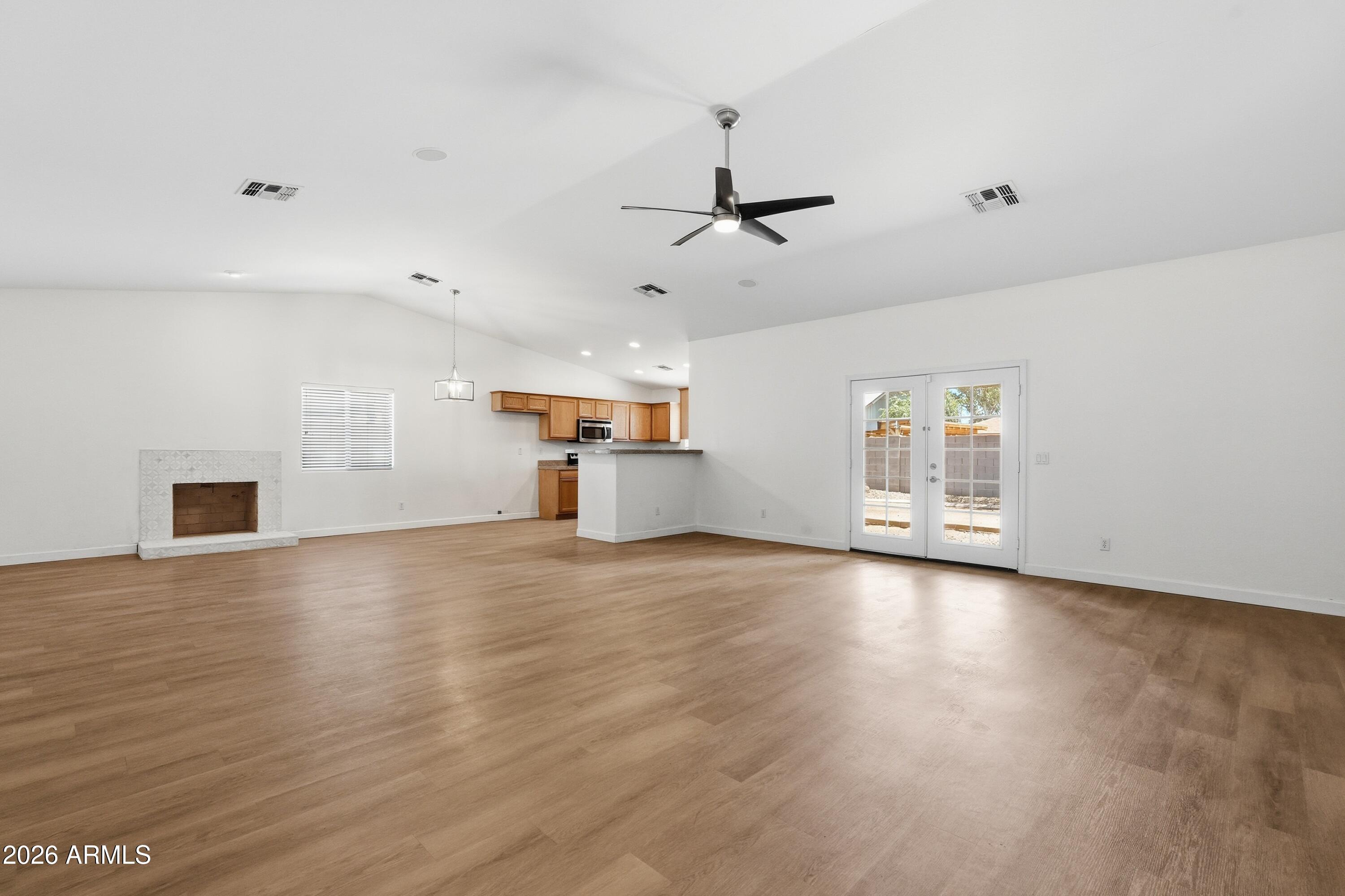 14215 N 39TH Drive