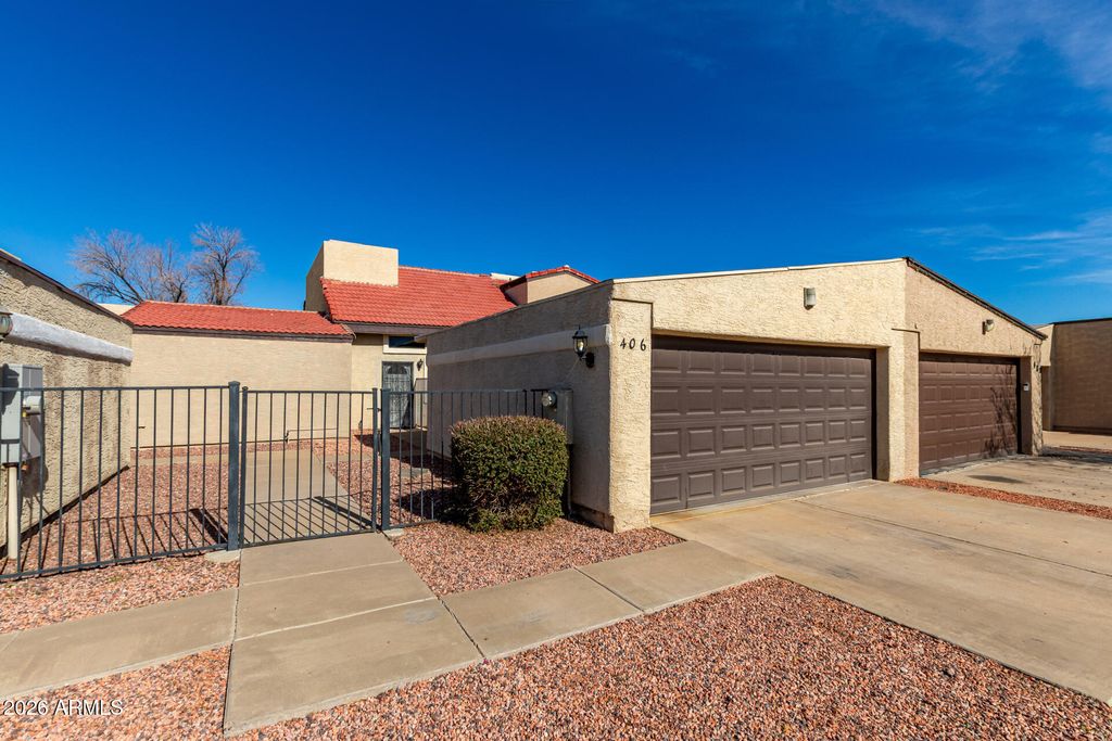 Photo of 406 E Pecan Road, Phoenix, AZ 85040 (MLS # 6973654)