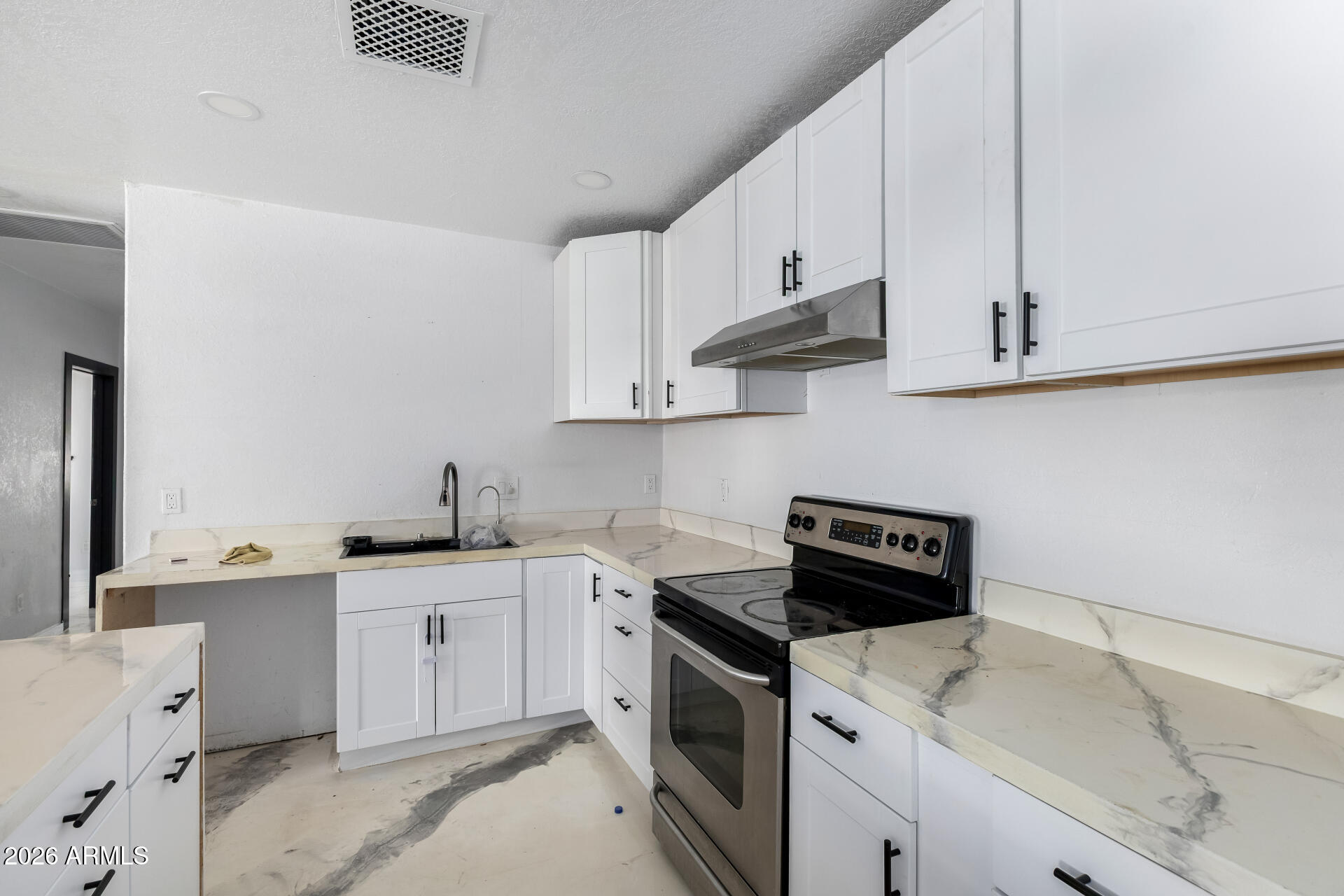 6831 W MARY JANE Lane