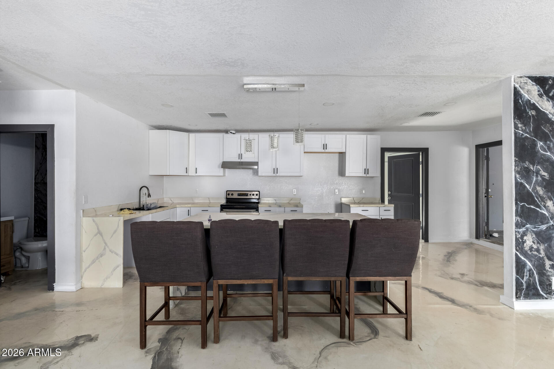 6831 W MARY JANE Lane