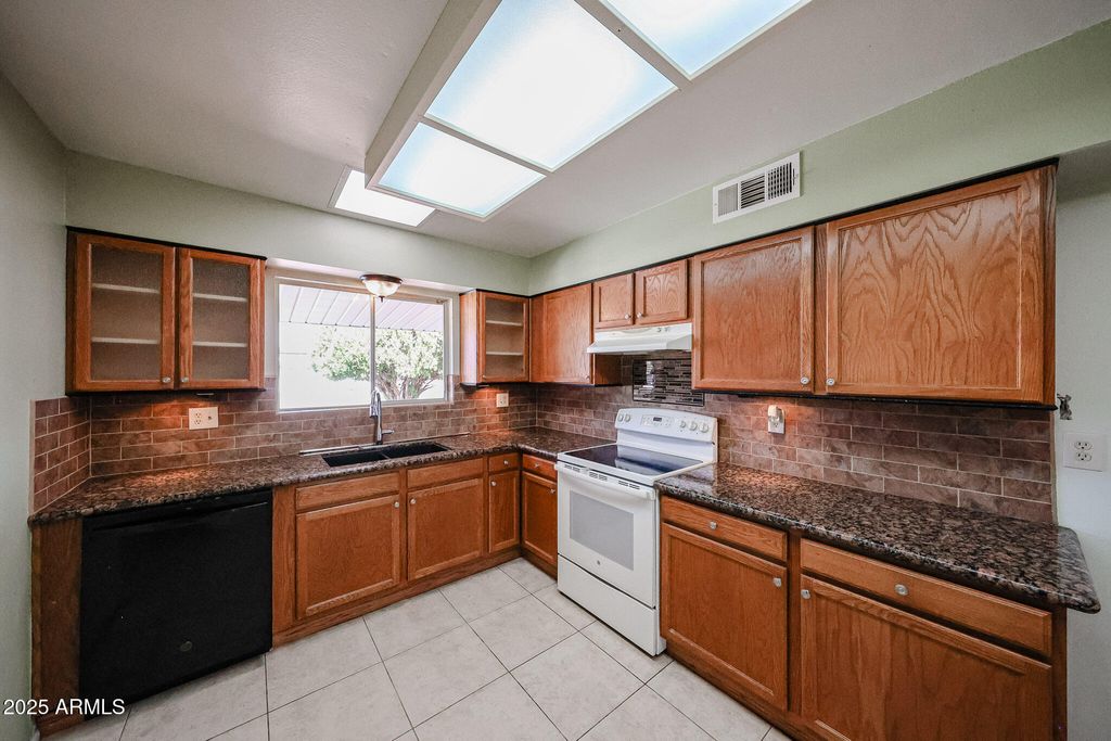 Photo of 10301 W Salem Drive, Sun City, AZ 85351 (MLS # 6908636)