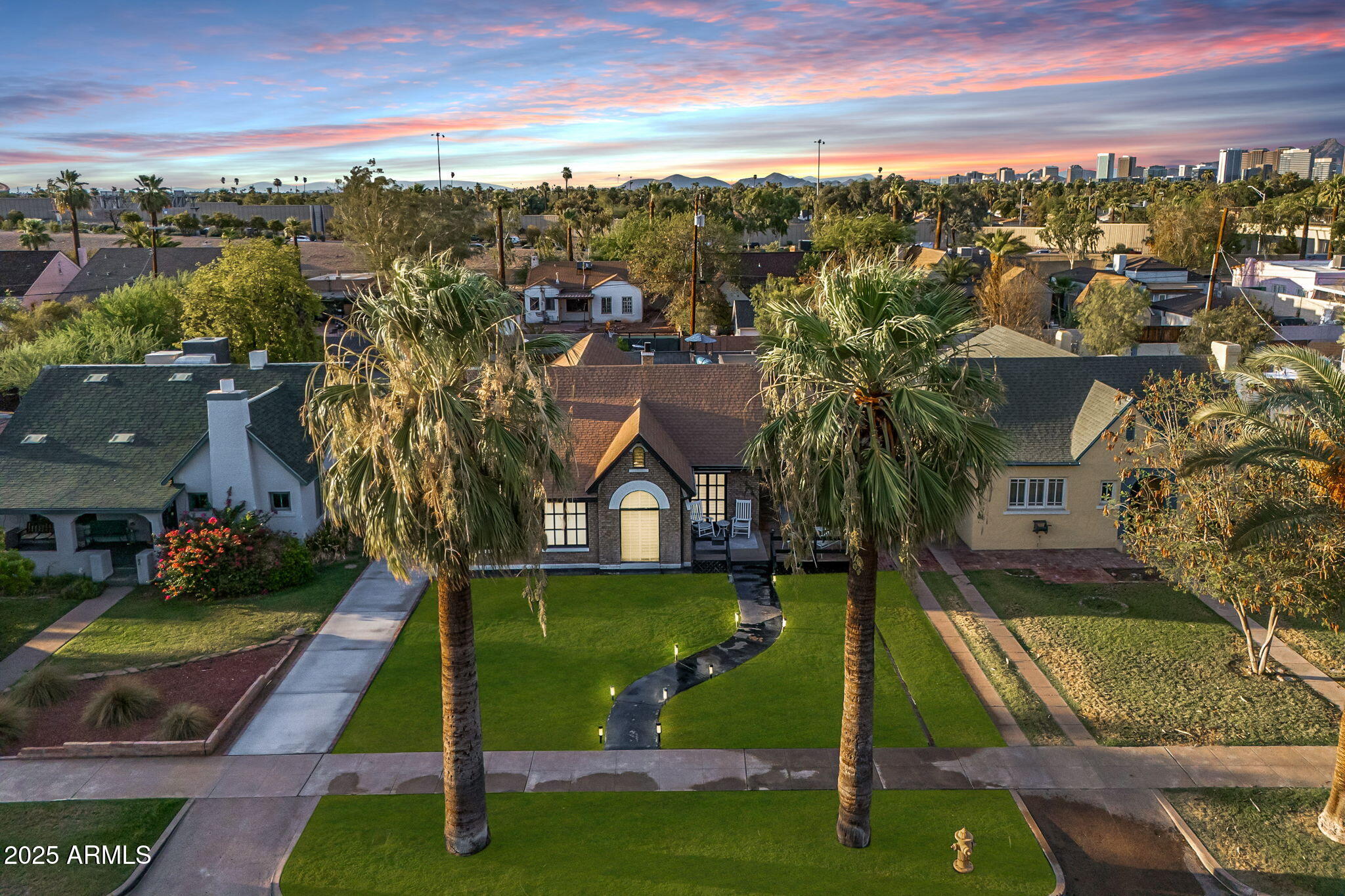 1126 W PORTLAND Street