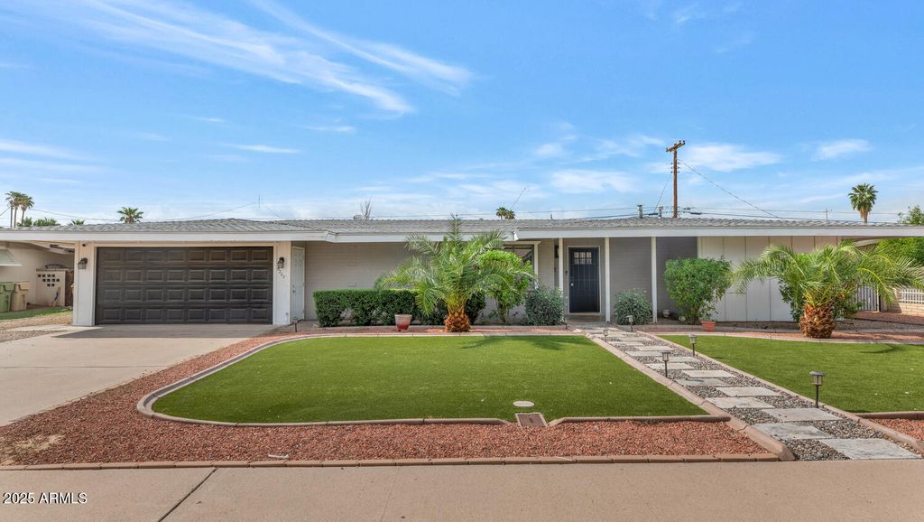 Photo of 6207 W Orange Drive, Glendale, AZ 85301 (MLS # 6926768)