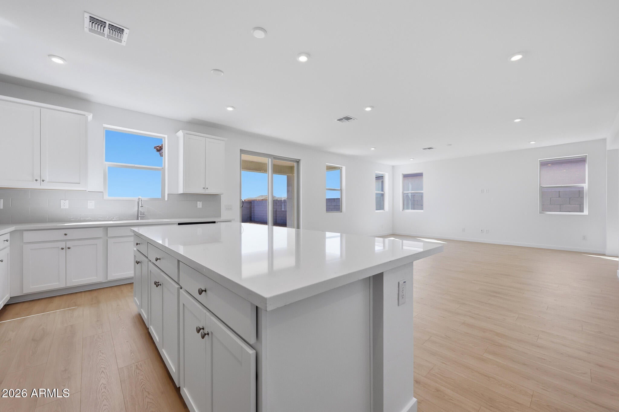 3009 E Villa Avenue
