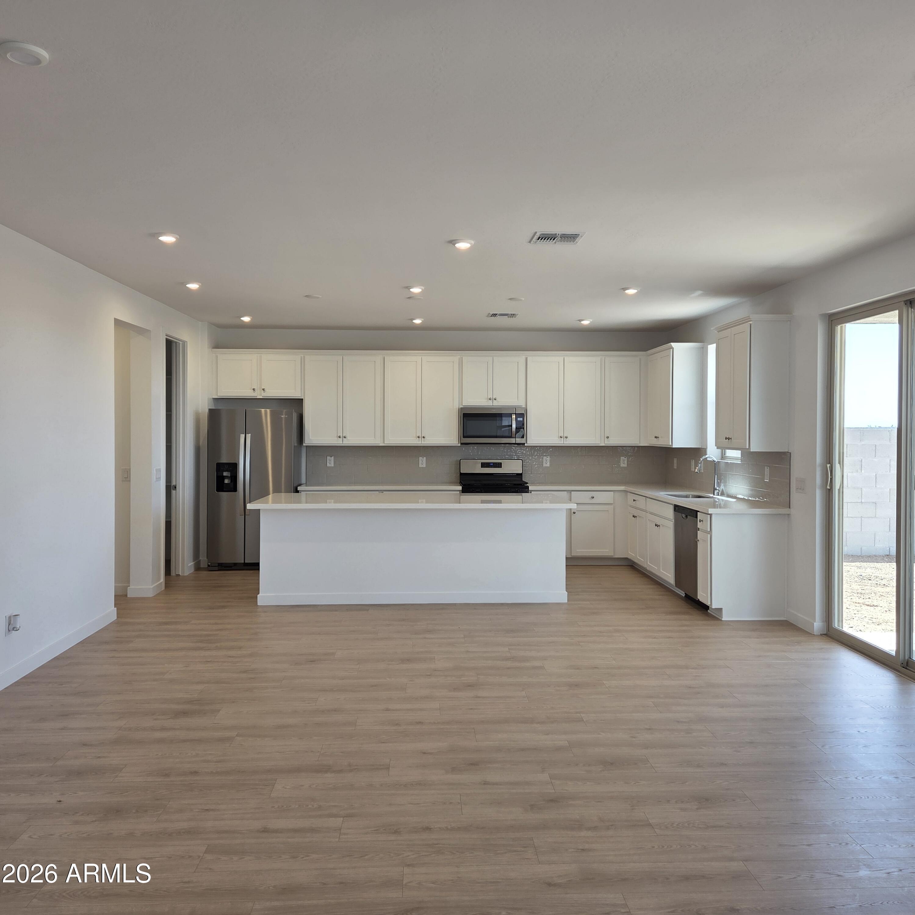 3009 E Villa Avenue