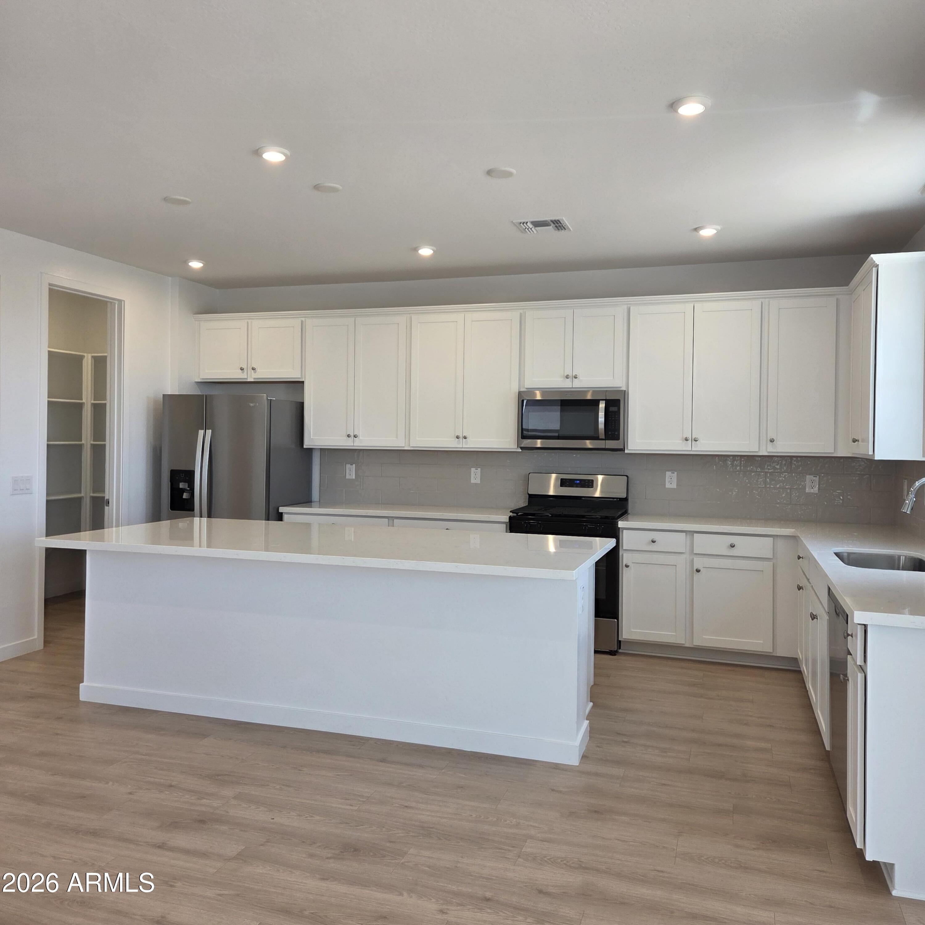 3009 E Villa Avenue