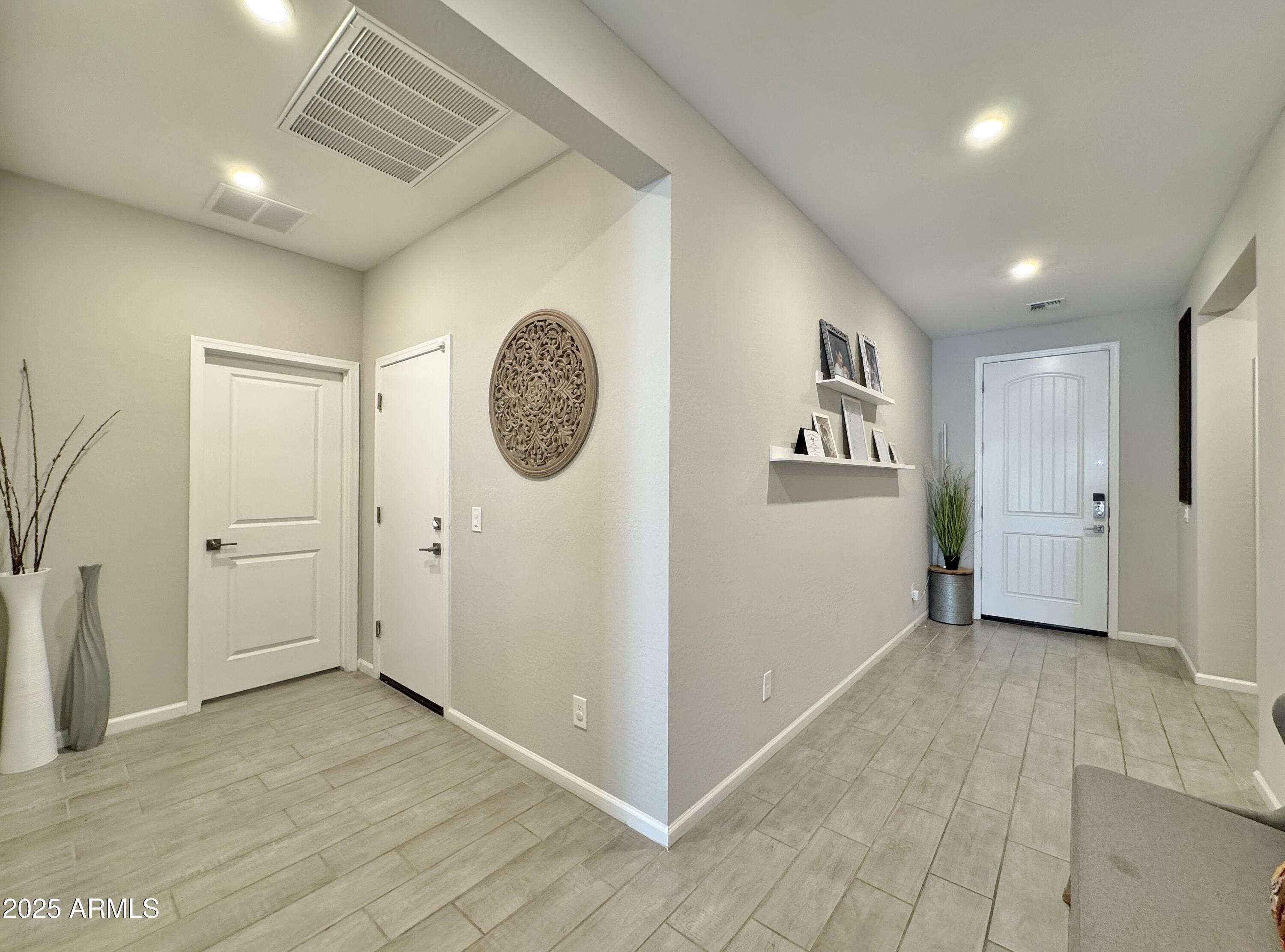 Homes 4 2026 E WETLEAF Place