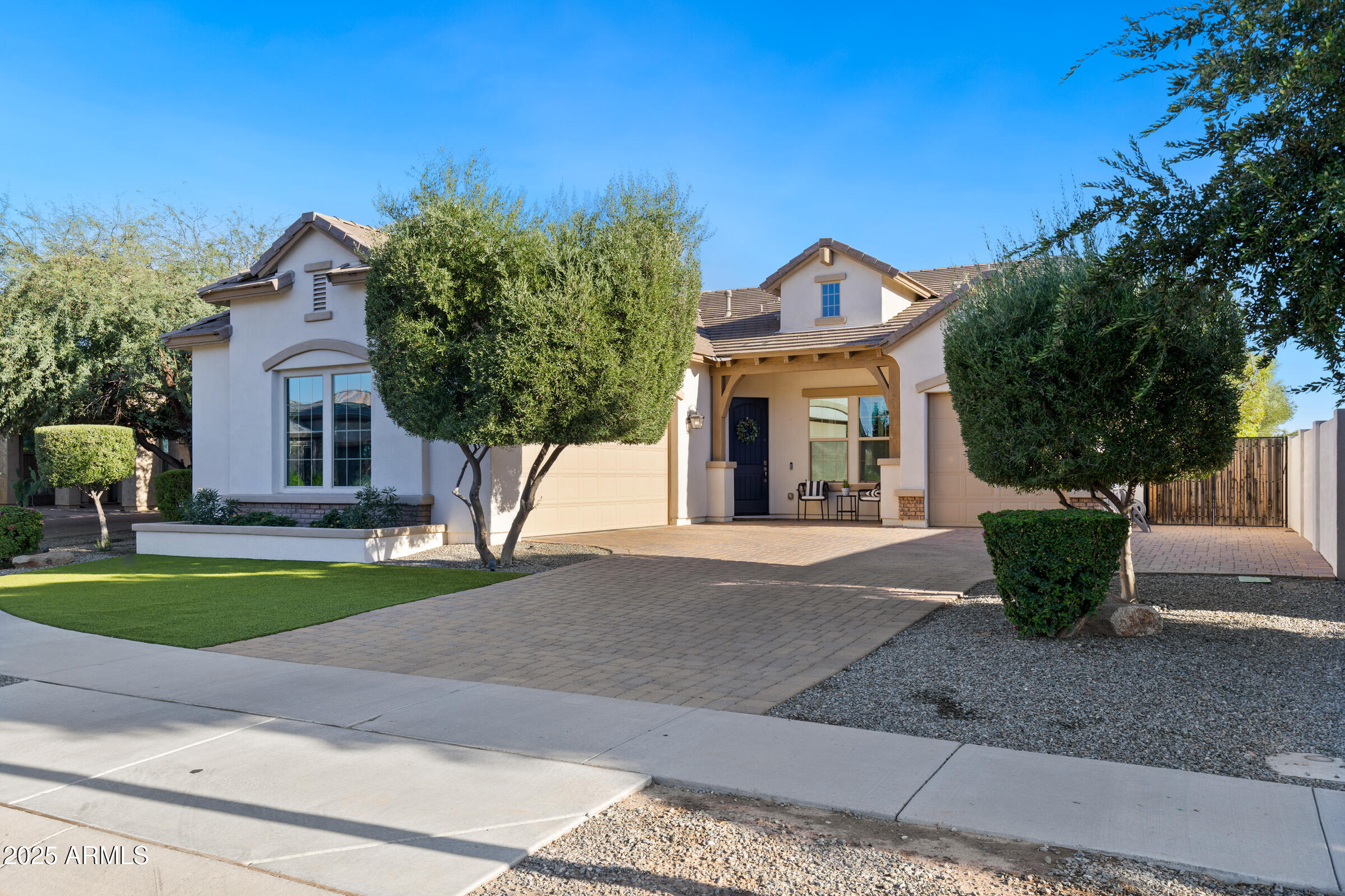 3943 E SAN CARLOS Place