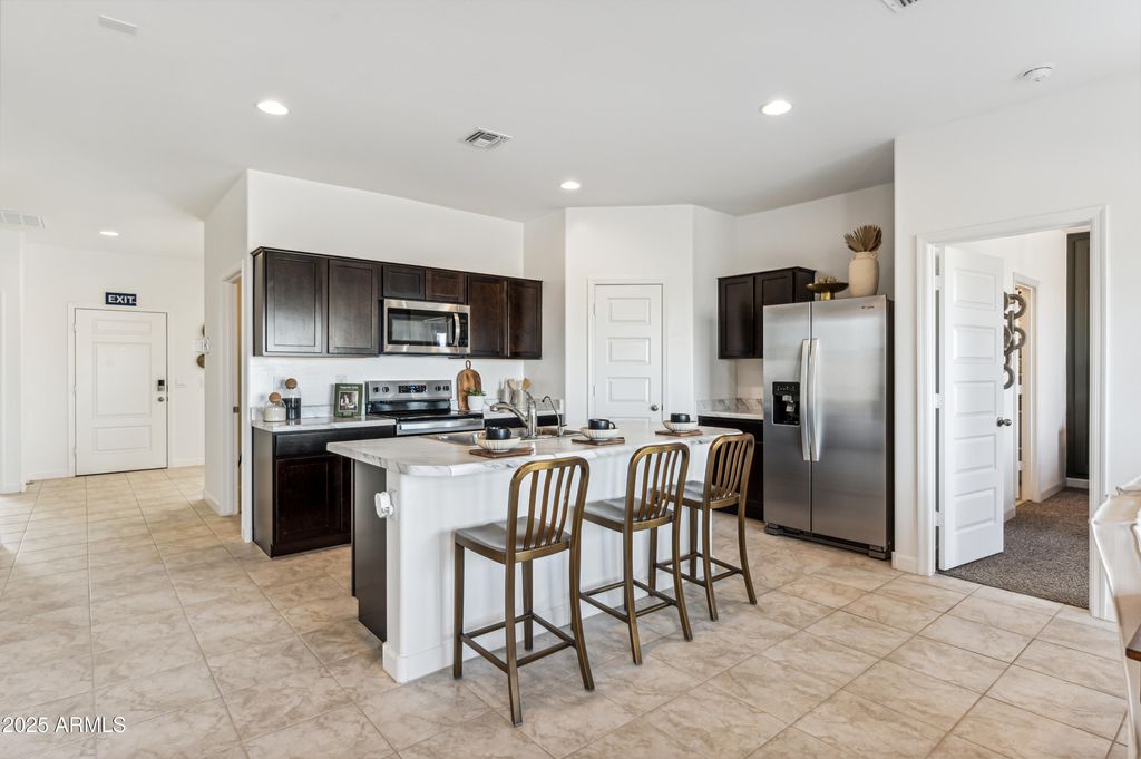 Photo of 1531 E Glazier Drive, Casa Grande, AZ 85122 (MLS # 6945088)