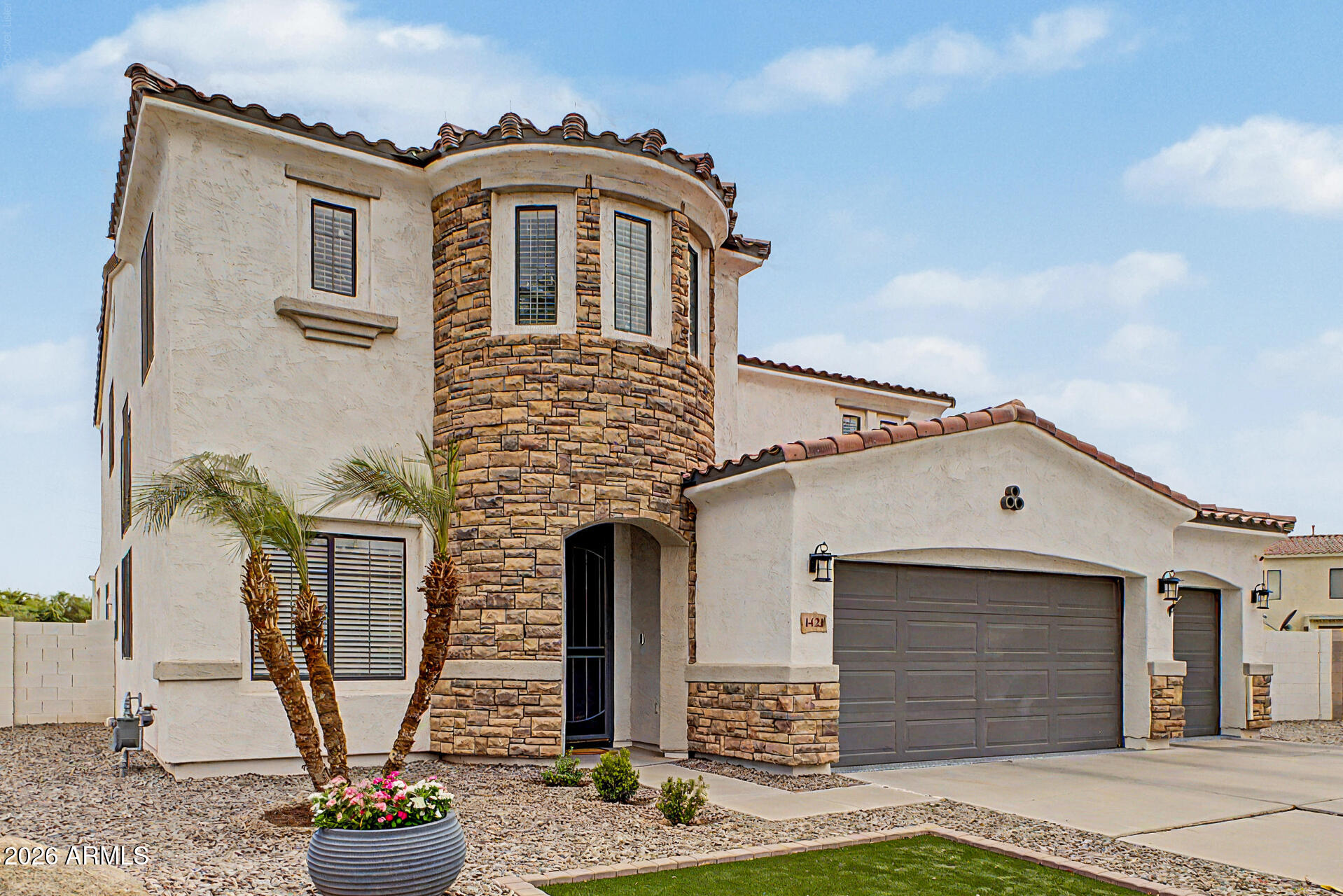 1421 E SADDLEBROOK Court