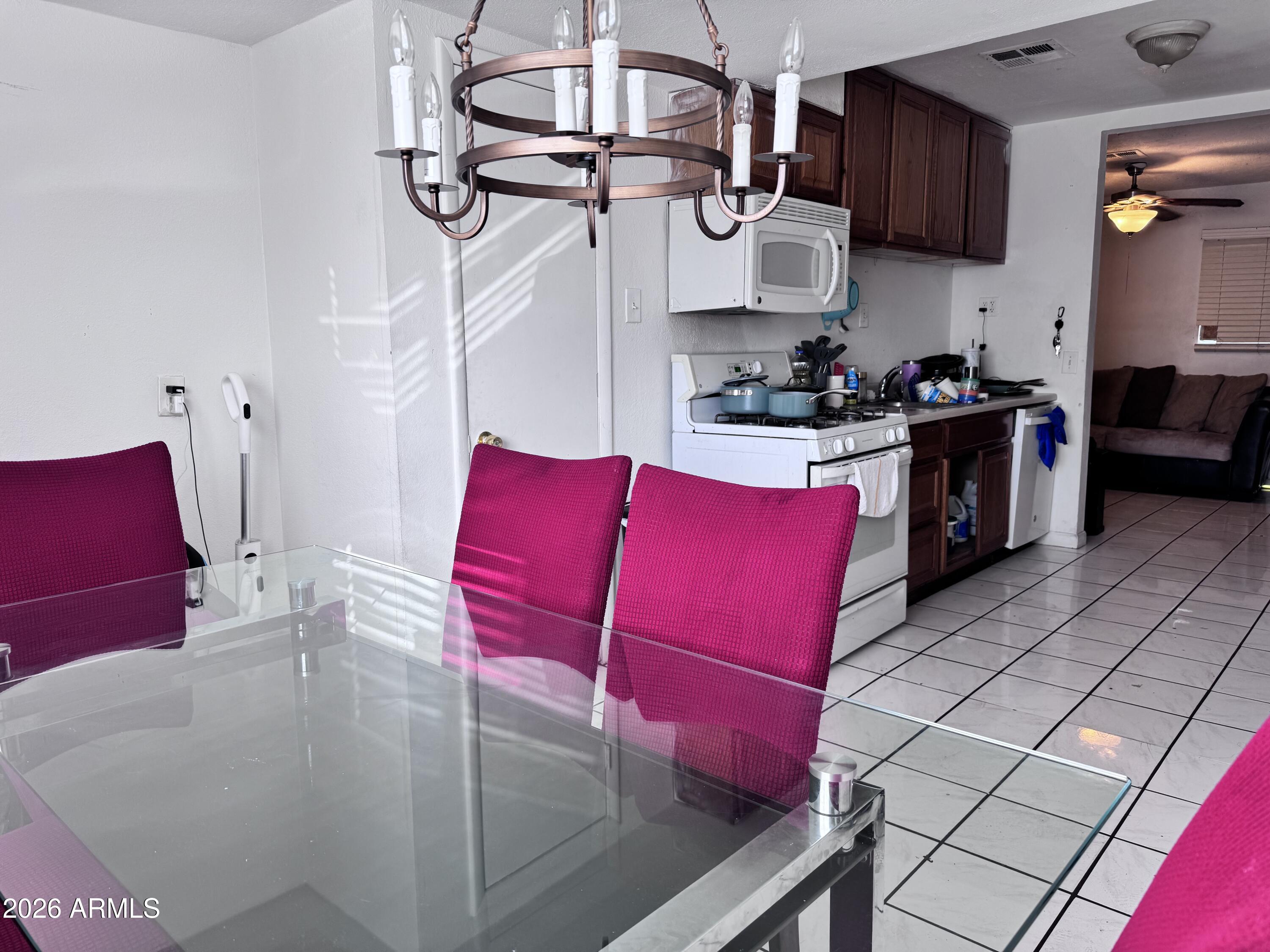 2825 W Madison Street