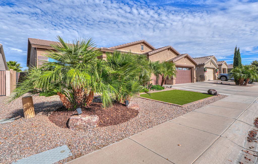 Photo of 41942 W Centennial Road, Maricopa, AZ 85138 (MLS # 6962415)