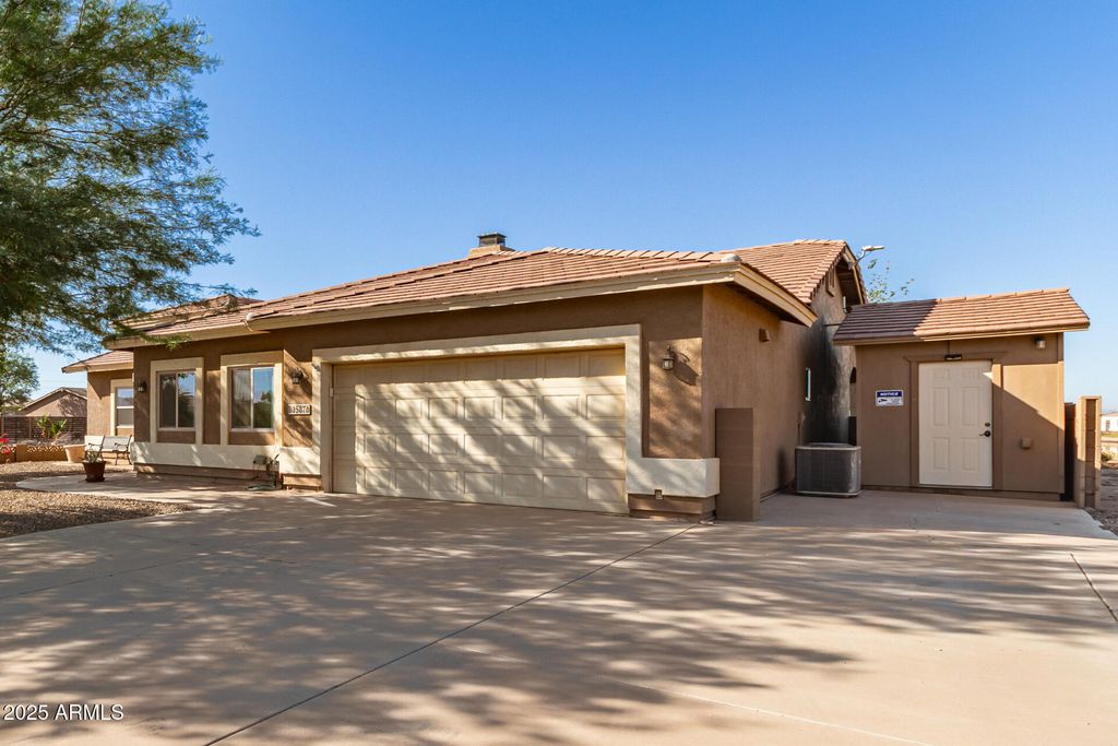 Photo of 15876 S Hilo Circle, Arizona City, AZ 85123 (MLS # 6947863)