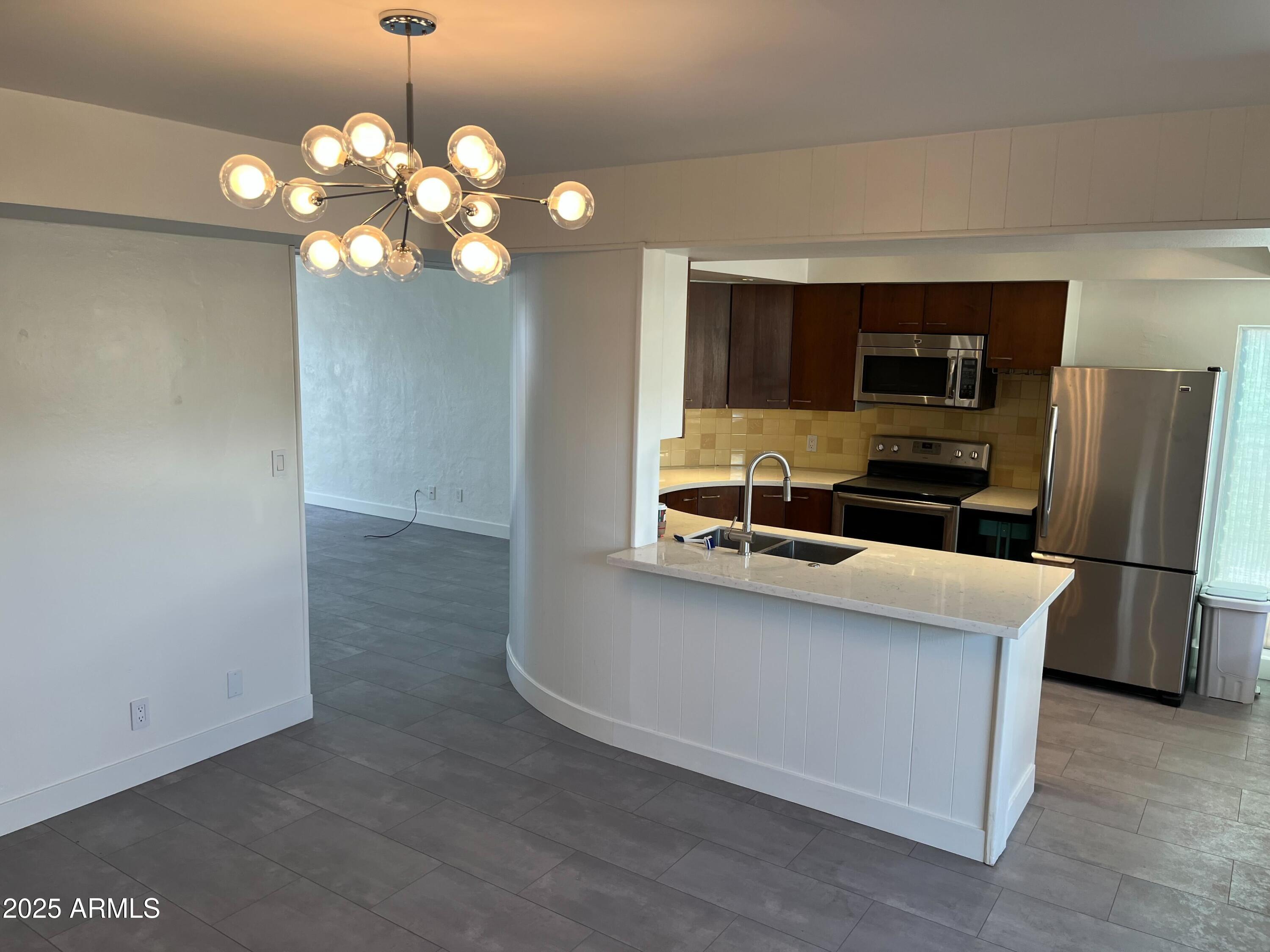 3713 E Glenrosa Avenue