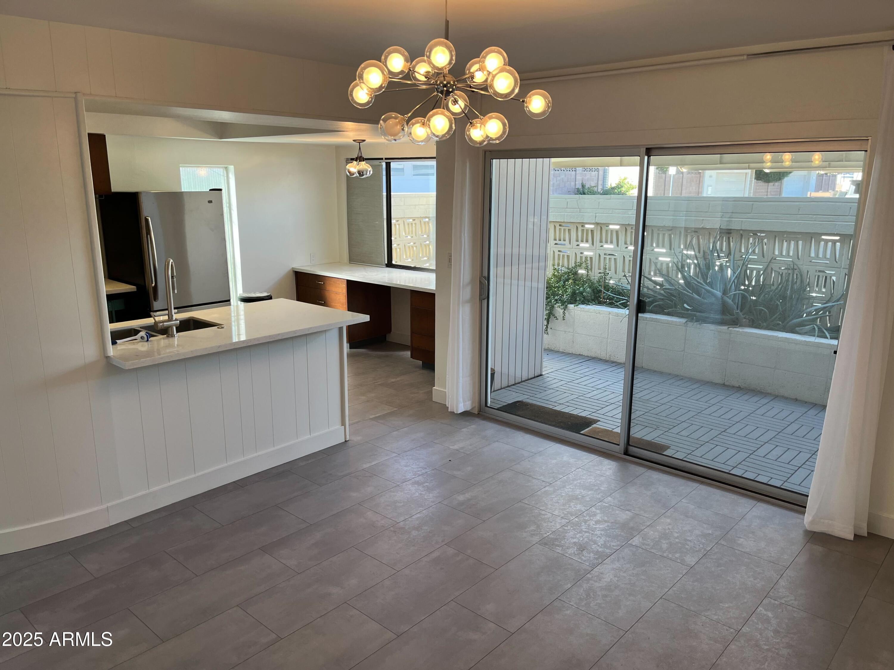 3713 E Glenrosa Avenue