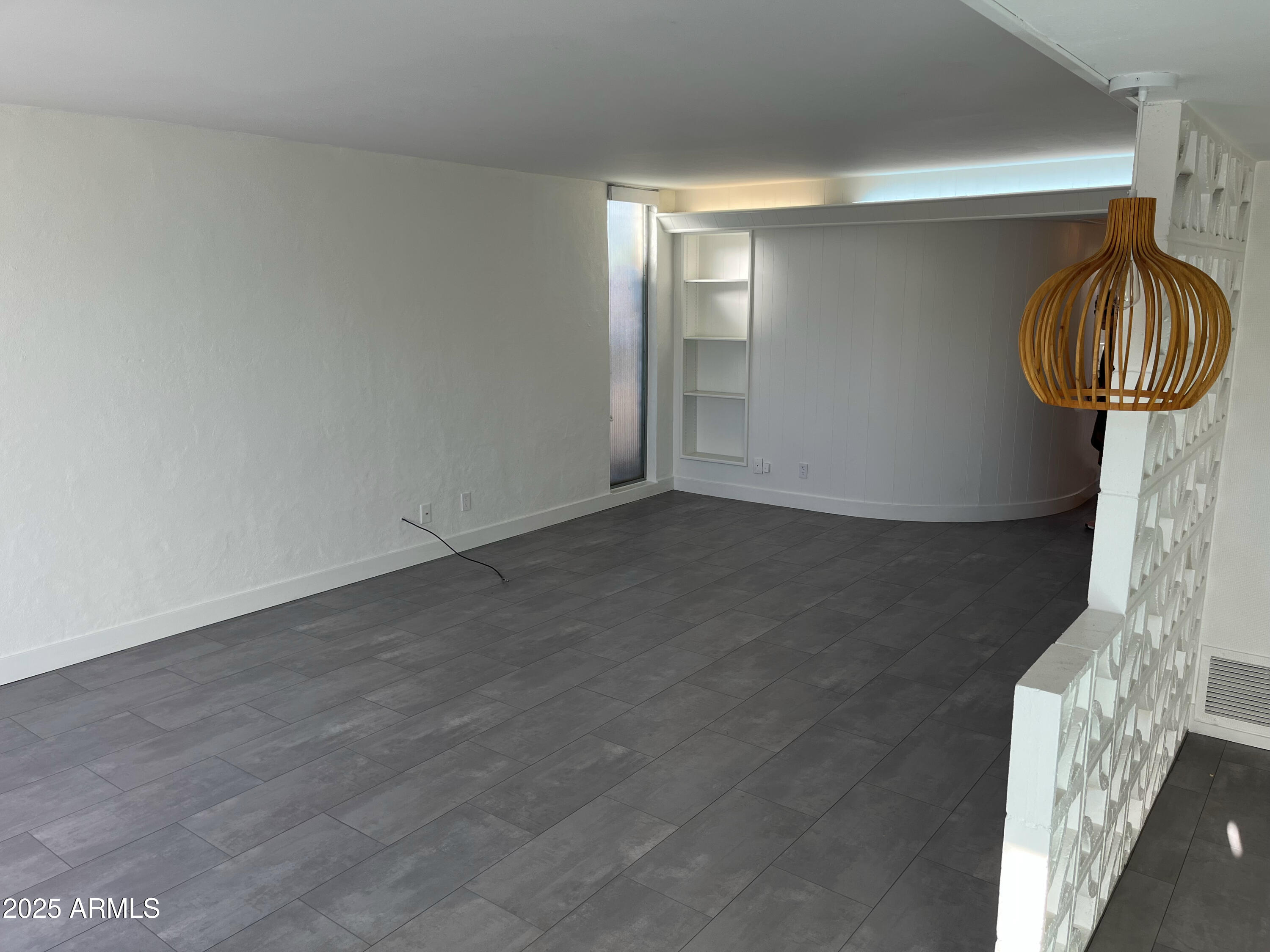 3713 E GLENROSA Avenue