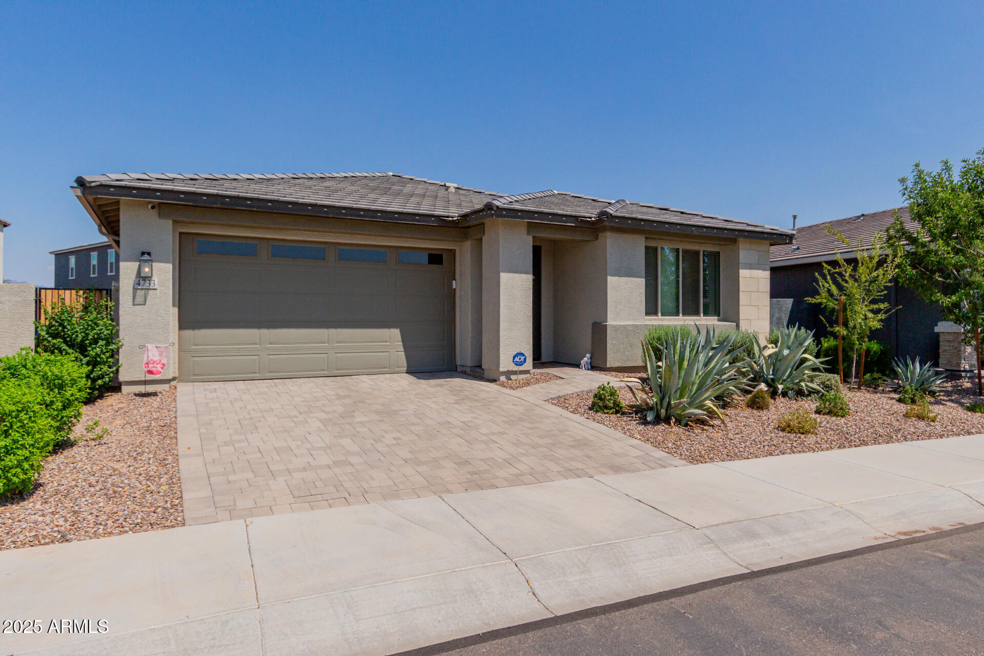 4733 S Carver Drive