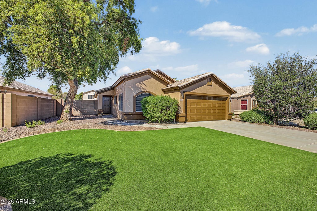 Photo of 8126 W Watkins Street, Phoenix, AZ 85043 (MLS # 7091958)