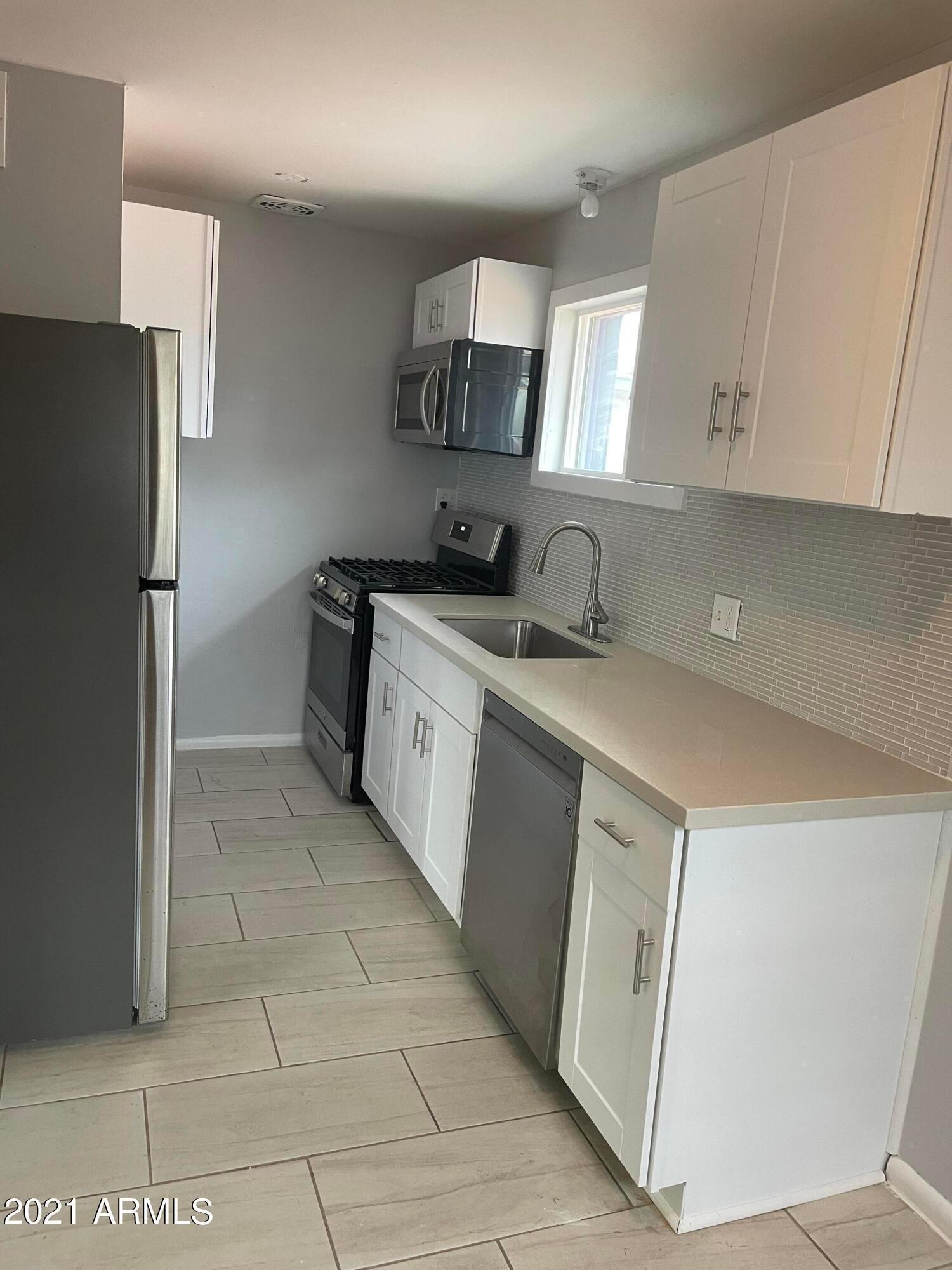 2242 N 29th Place Apt 3