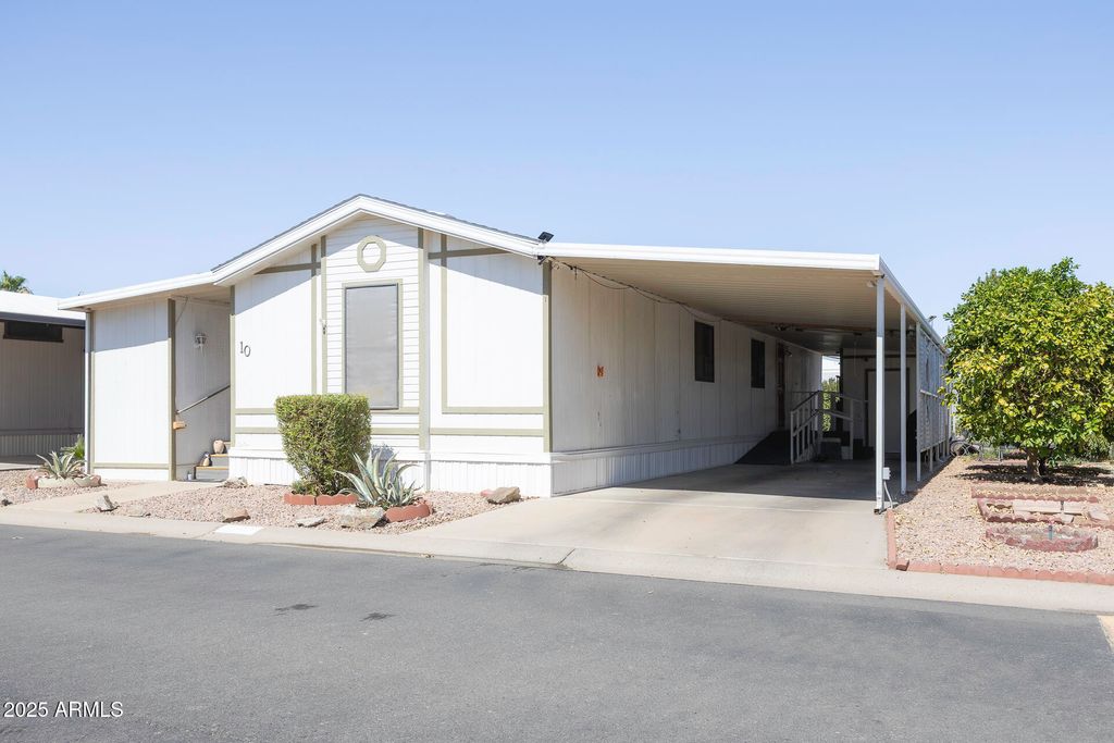 Photo of 450 W Sunwest Drive #10, Casa Grande, AZ 85122 (MLS # 6885503)