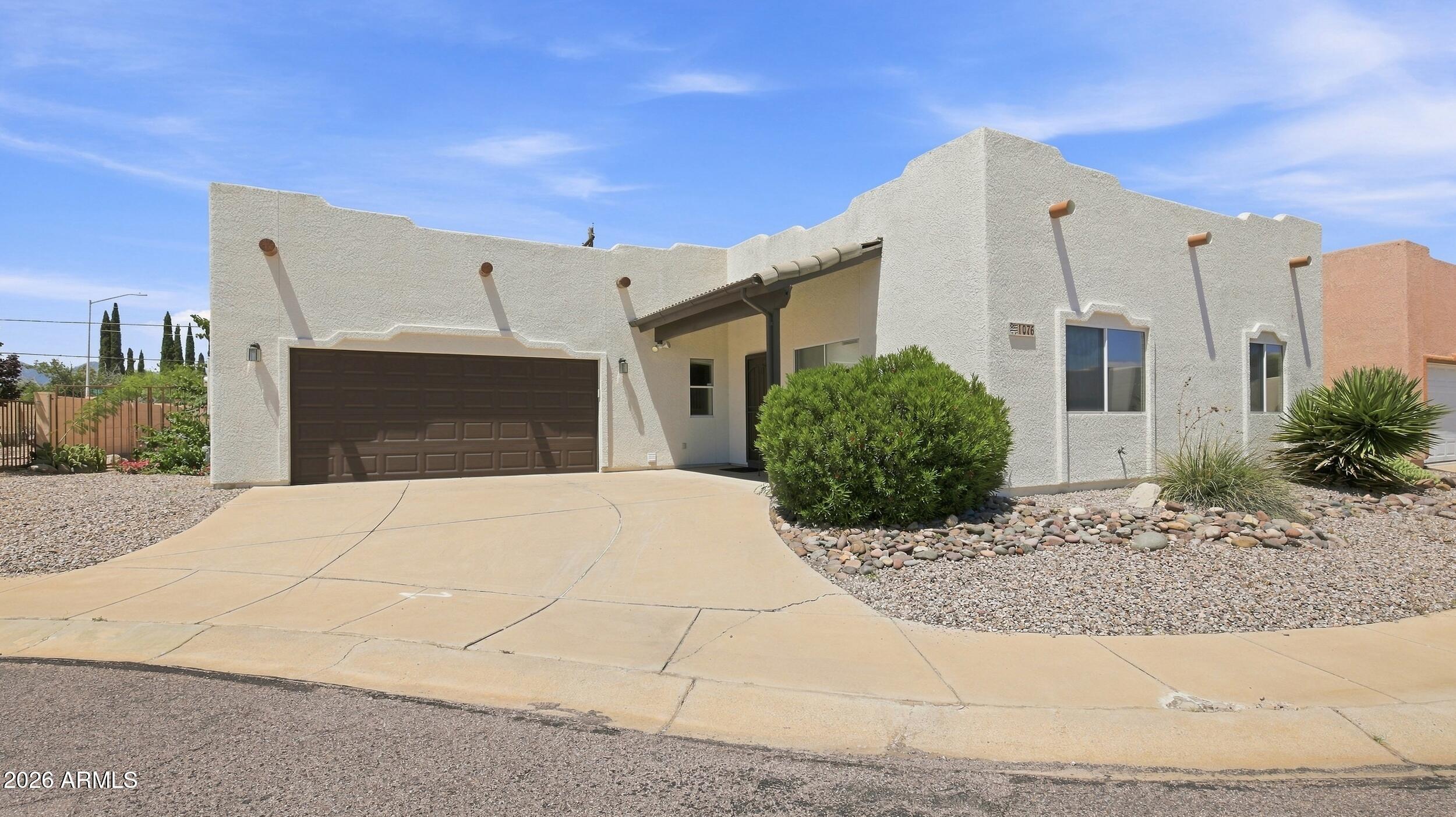 1076 DESERT OAK Place