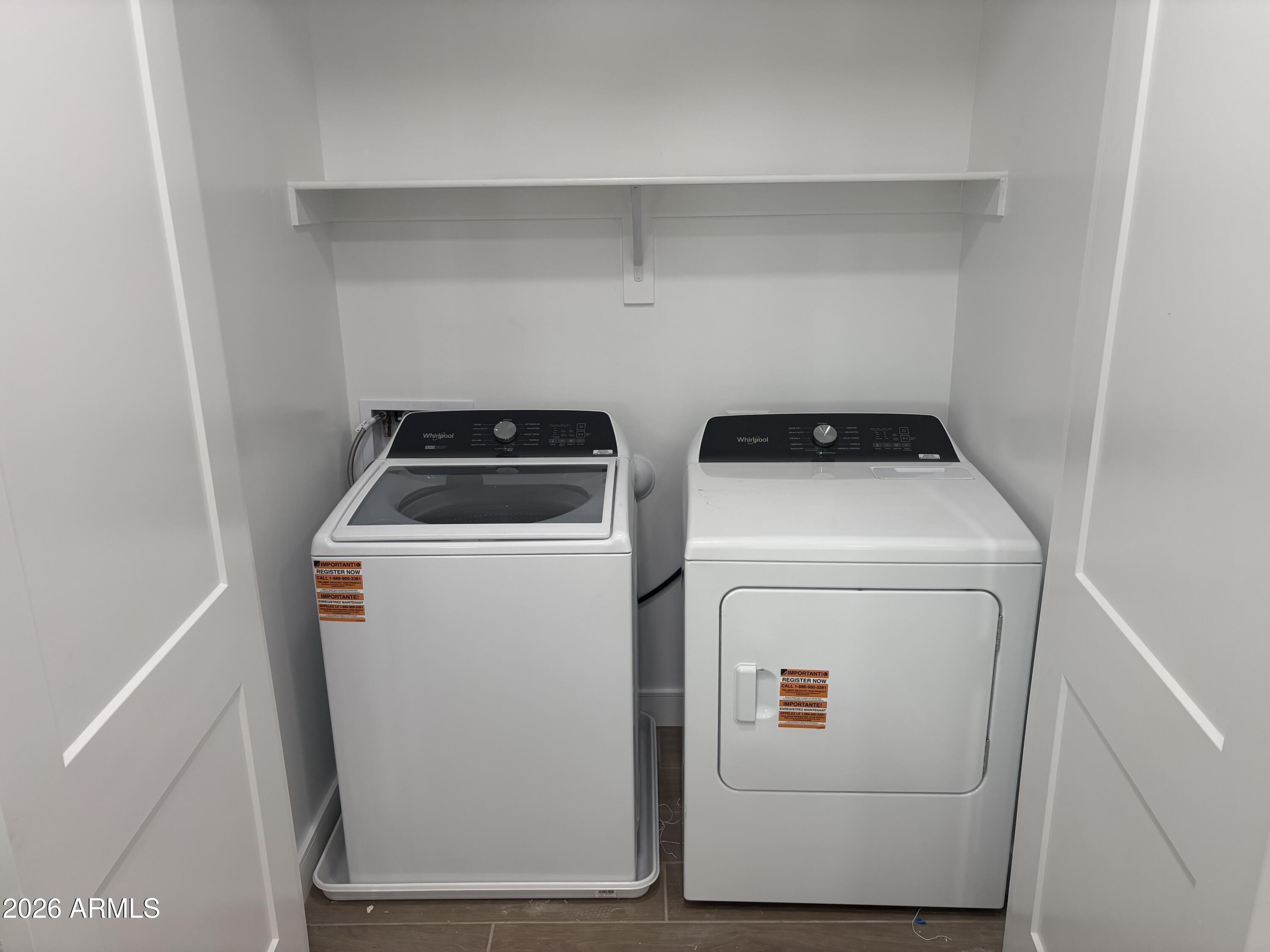 1017 E PASADENA Avenue