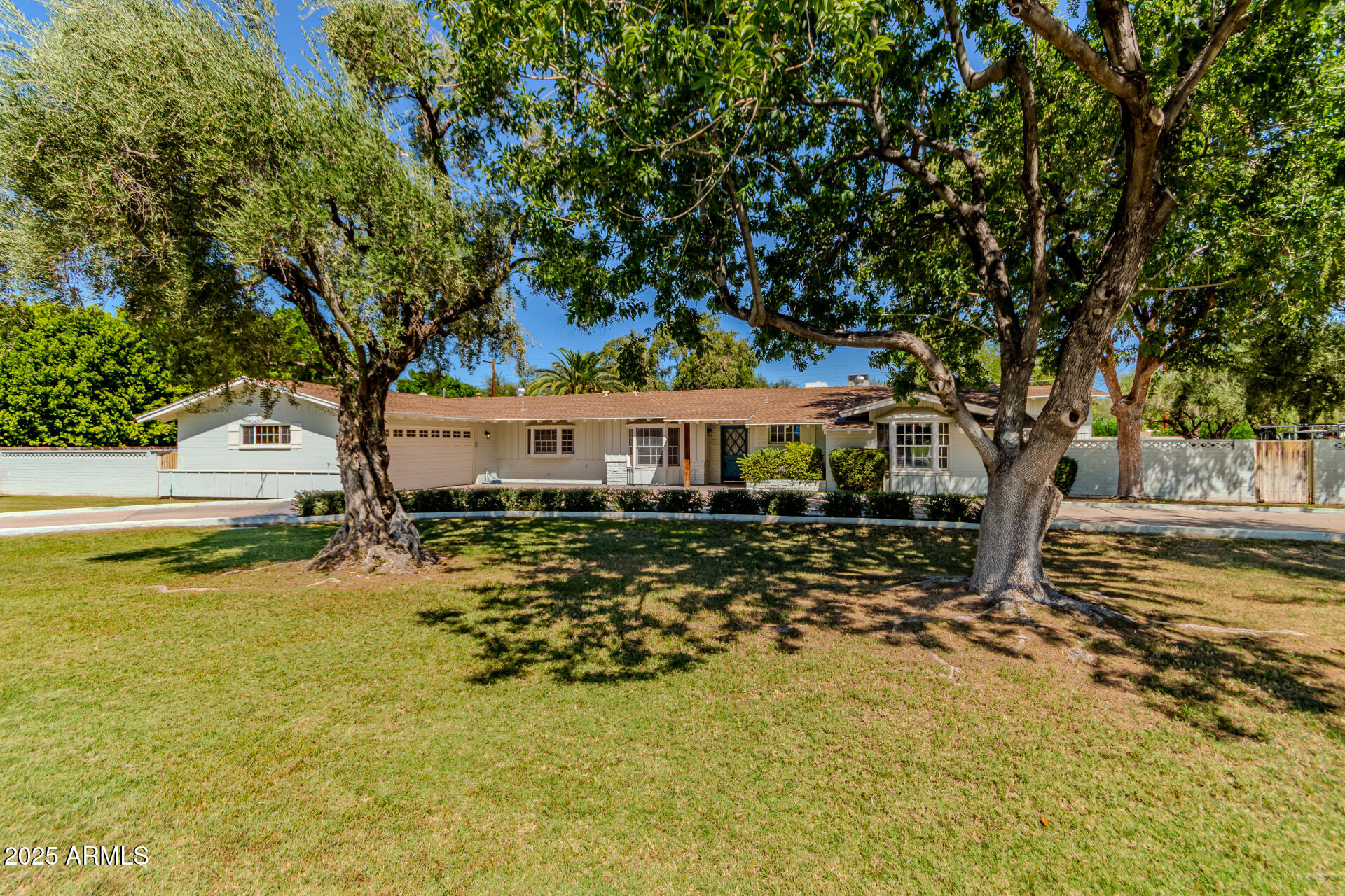 3640 E MEDLOCK Drive